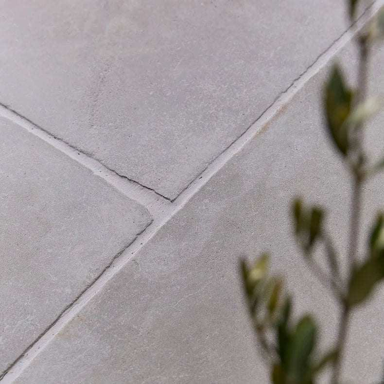 Vienne Limestone Tumbled Floor Tile 61 x Random