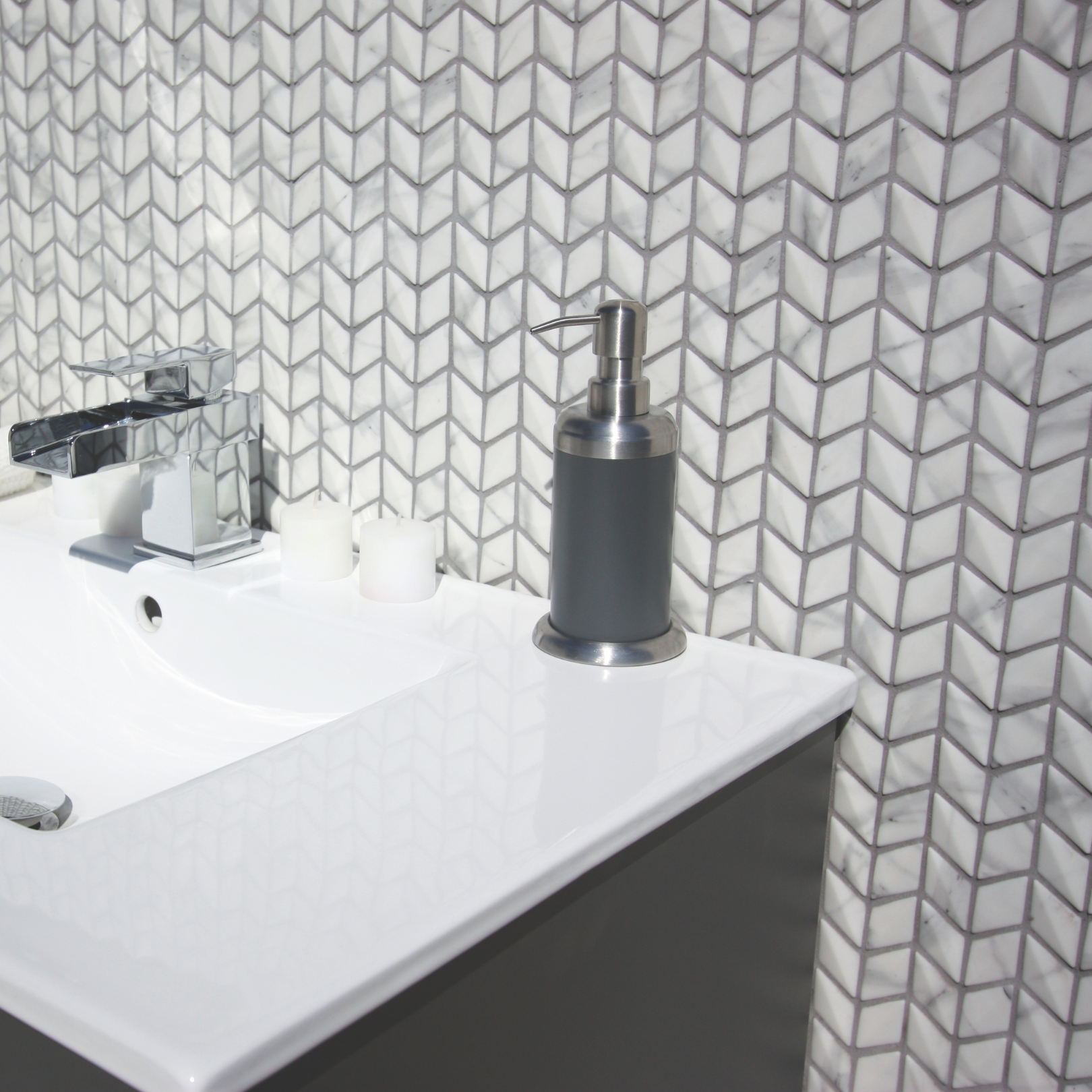 Ritz Carrara Diamond Chevron Mosaic, white marble mosaic in a diamond chevron pattern