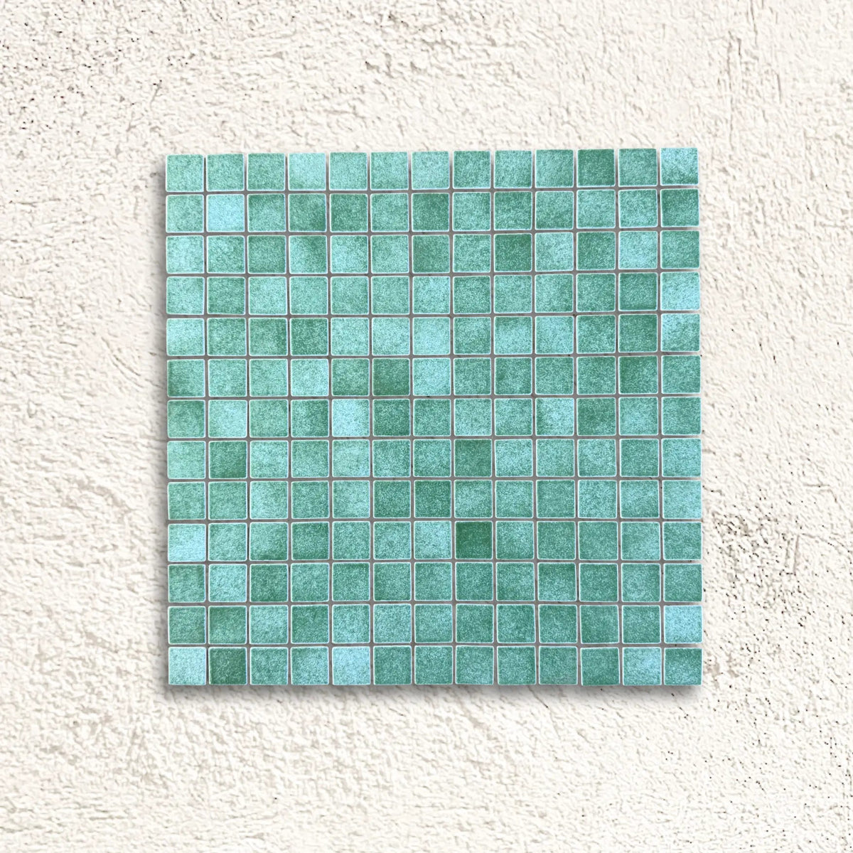 Niebla Giava 33.3 x 33.3cm green glass mosaic tile face