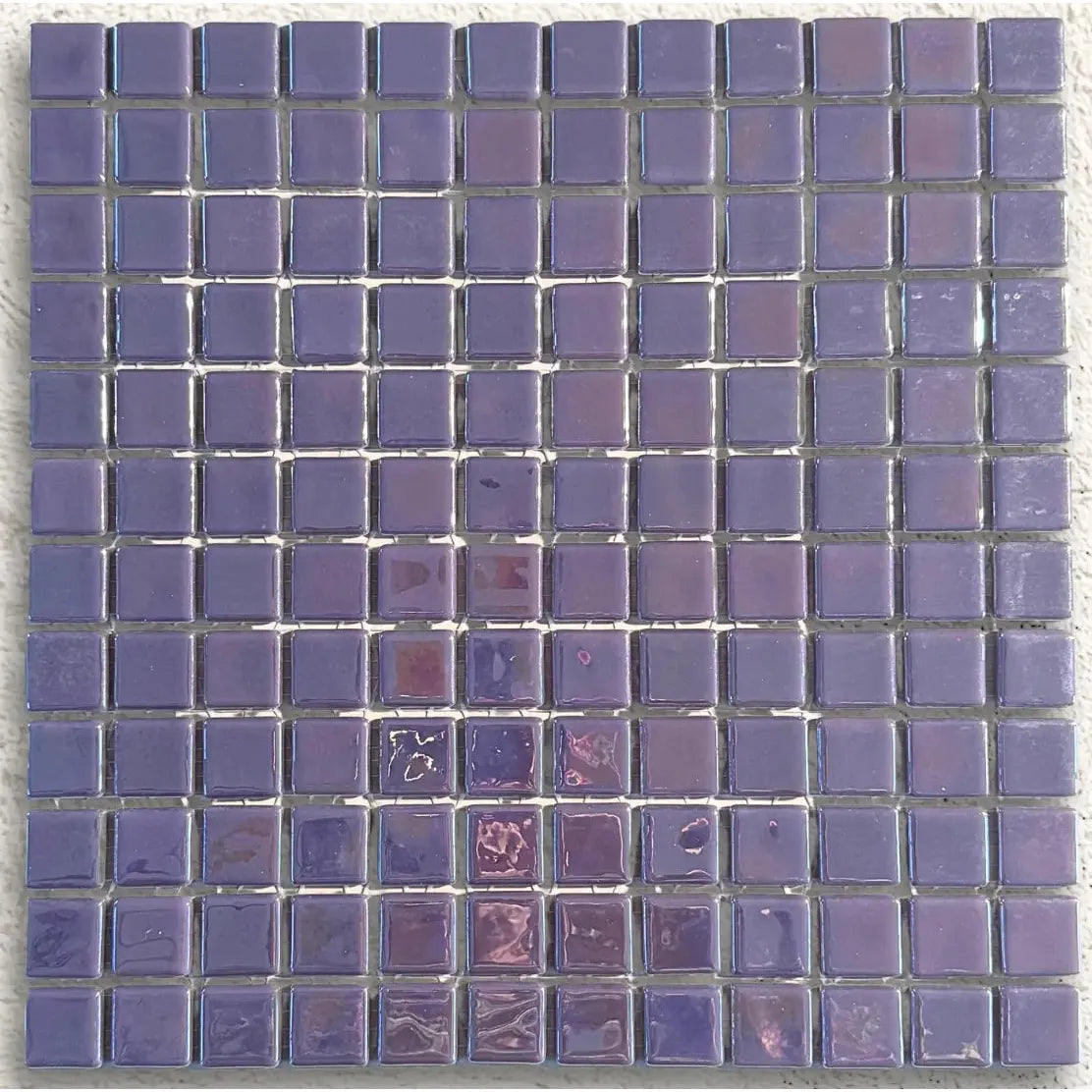Iridis Acquaris Lila 31.6 x 31.6cm glass mosaic iridescent tile face