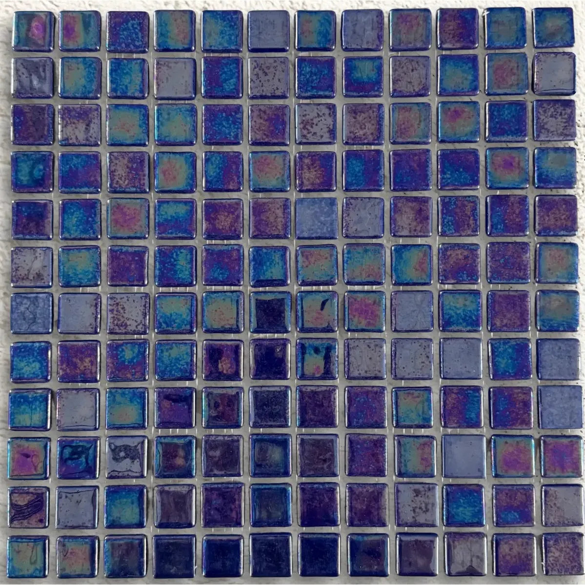 Iridis Acquaris Jacinto 31.6 x 31.6cm glass mosaic iridescent tile face