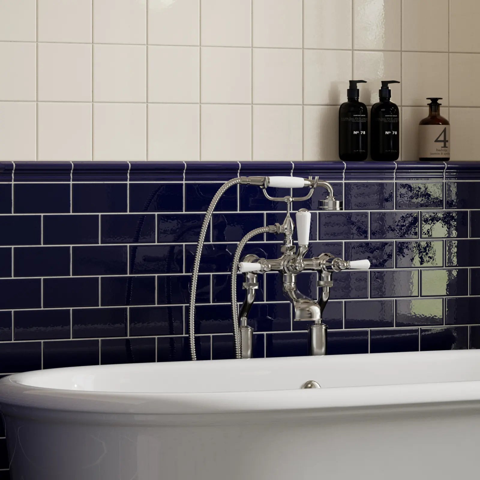 Windsor Kensington Blue Moldura 5 x 15cm ceramic moulding tile room setting
