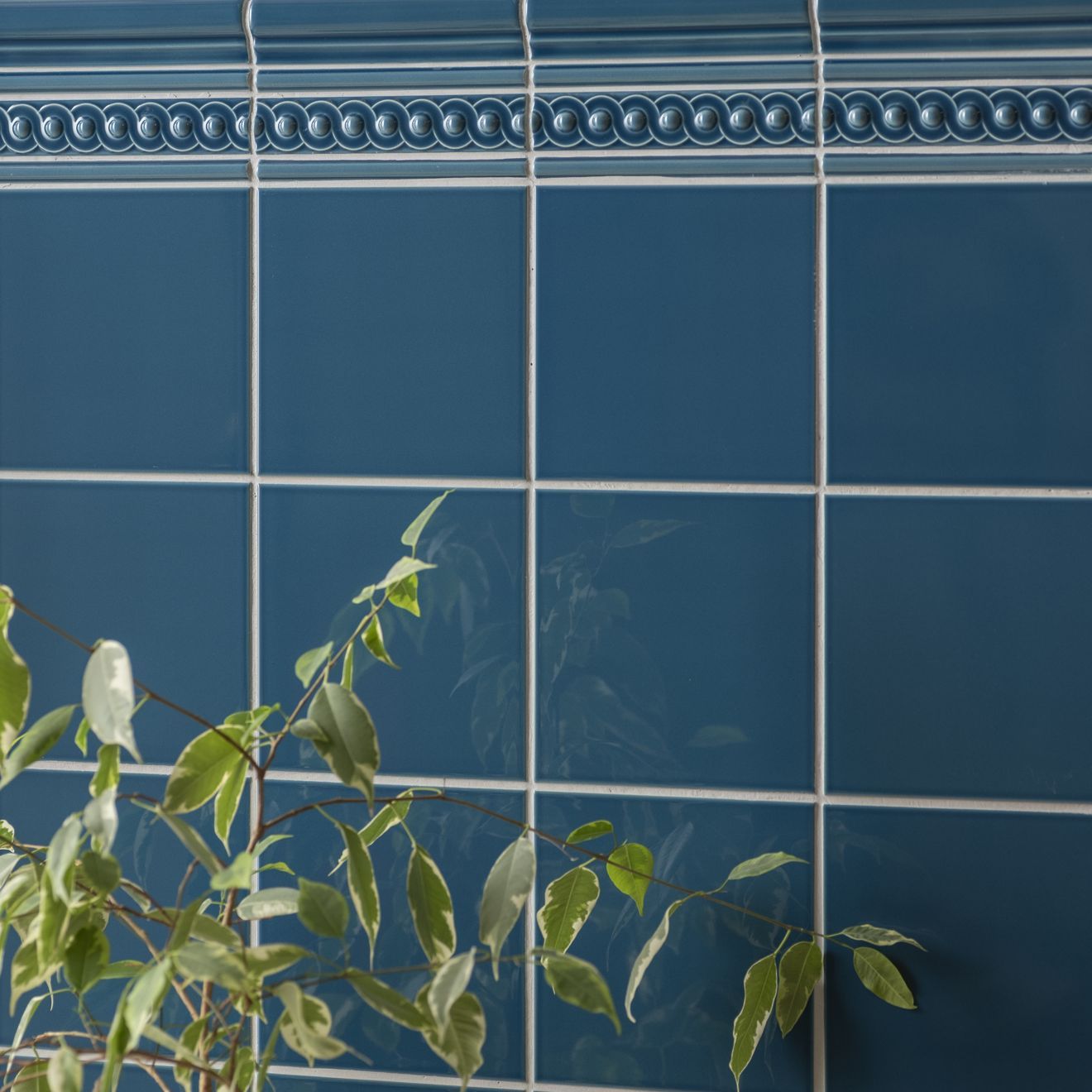Baroque Blue Scroll Moulding Ceramic Wall Tile 152x29mm