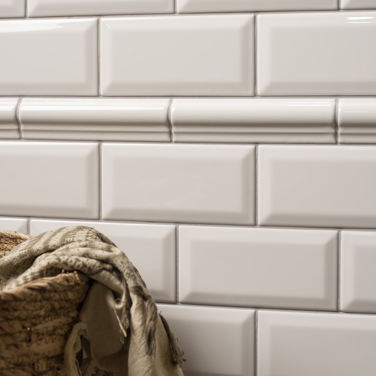 Brilliant White Albert Moulding Ceramic Wall Tile 152x40mm