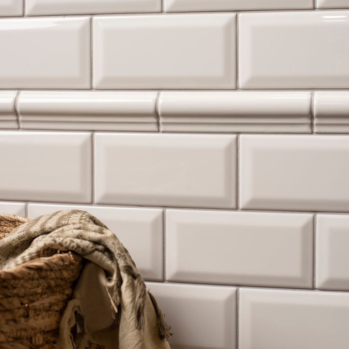 Brilliant White Albert Moulding Ceramic Wall Tile 152x40mm - Gloss