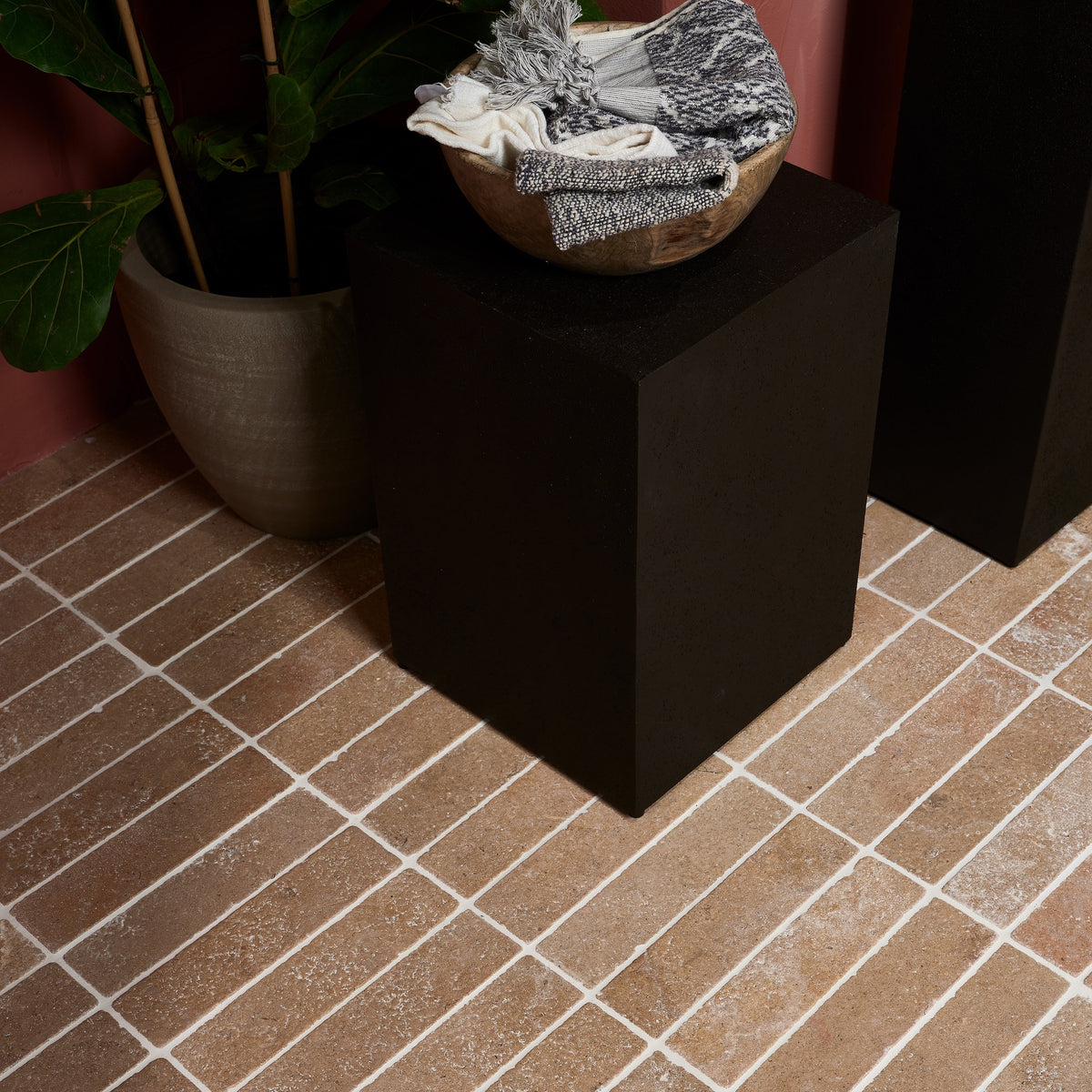 Buscot Limestone Parquet Tumbled & Etched Finish – detail view 5