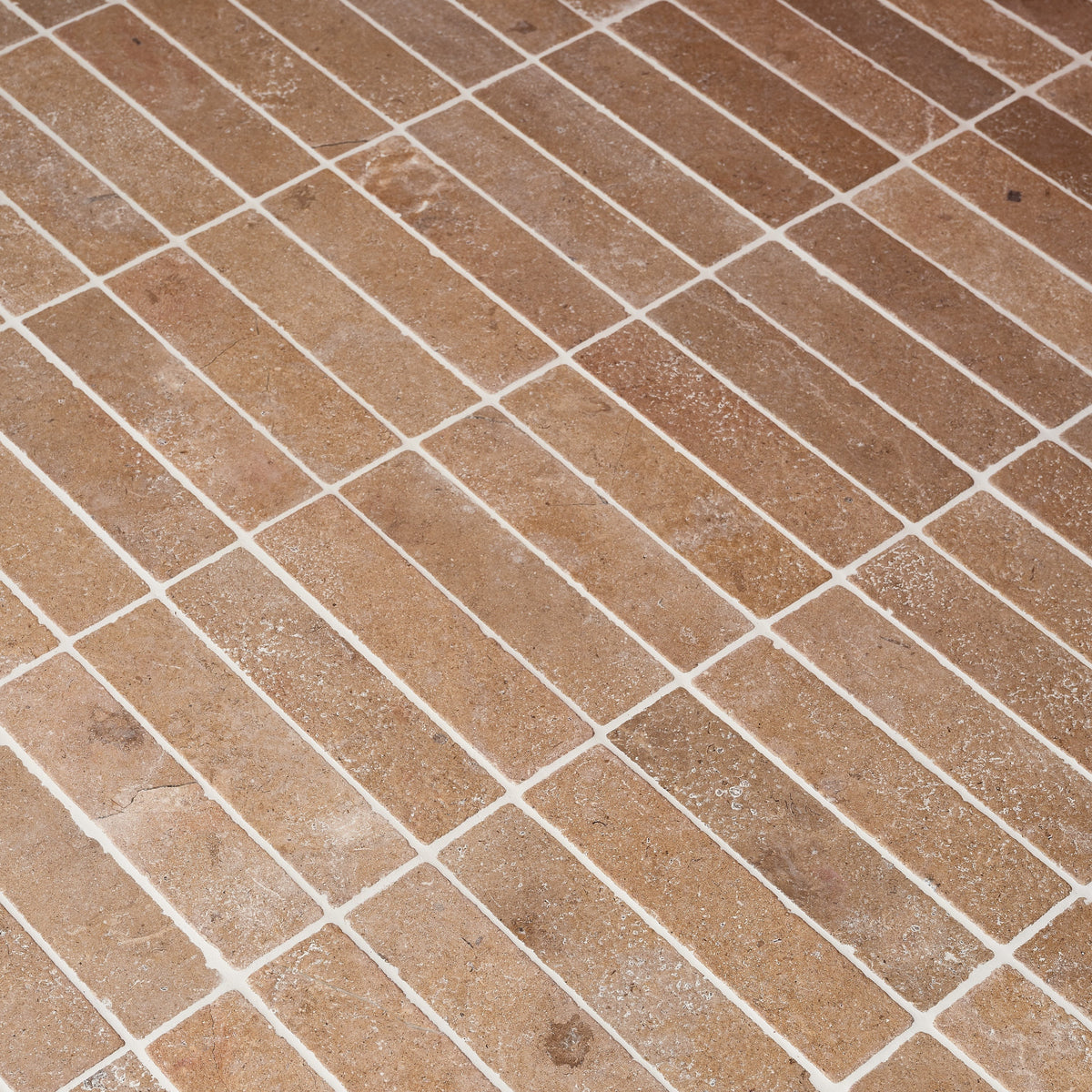 Buscot Limestone Parquet Tumbled & Etched Finish – detail view 6