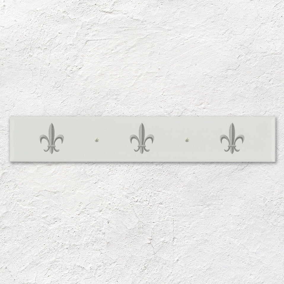 Fleur de Lis Border Platinum on Brilliant White – pattern detail
