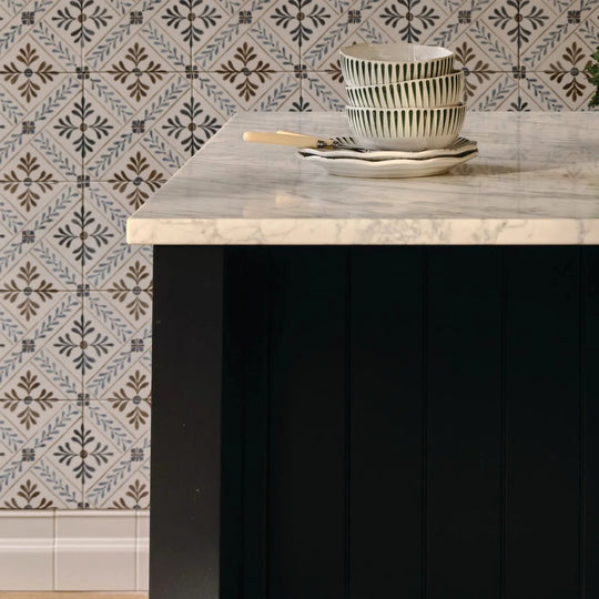 Retro Metro South Kensington skirting in a tiled room setting