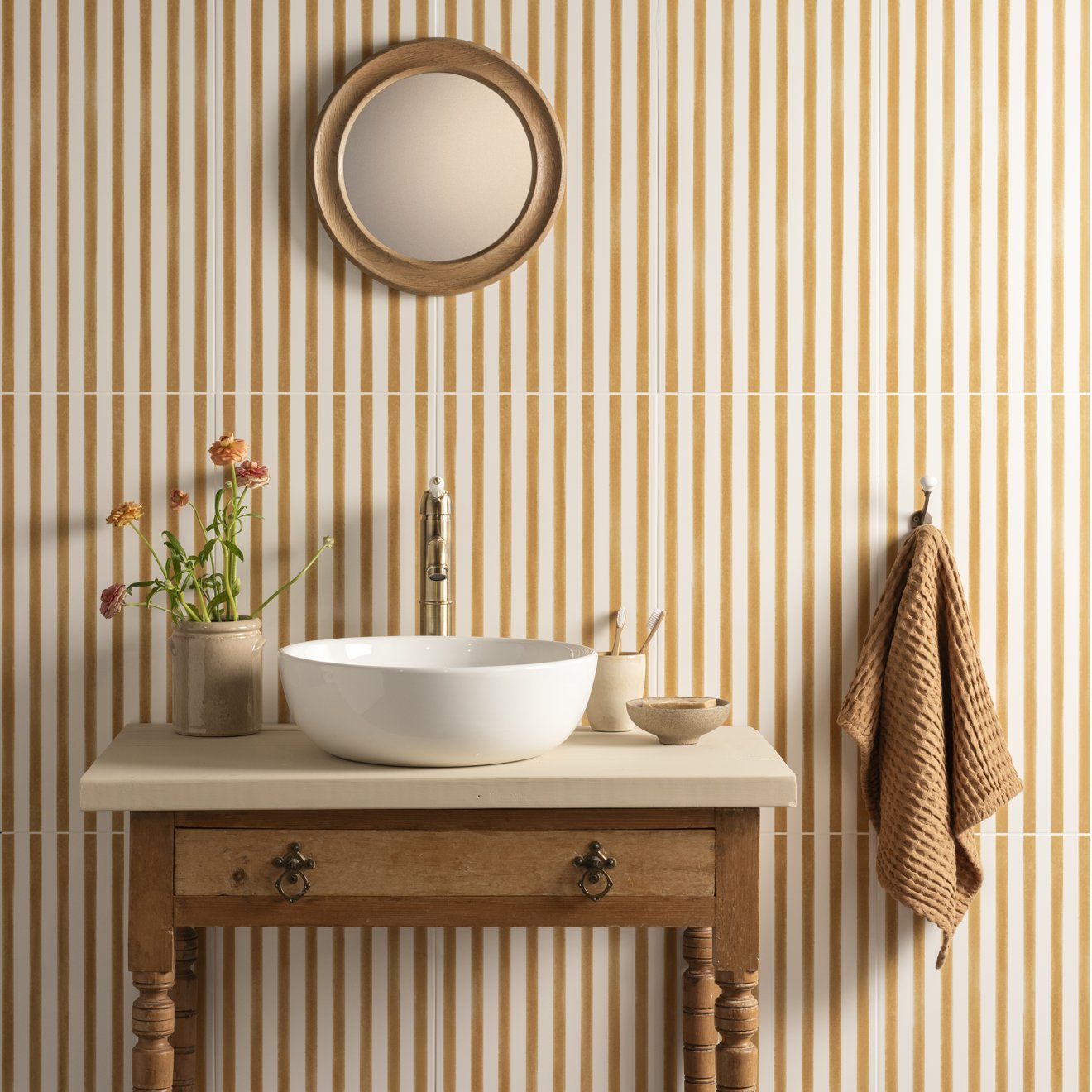 White ceramic bowl sink promenade Margate 60x30cm with sleek modern design and smooth surface for bathroom use