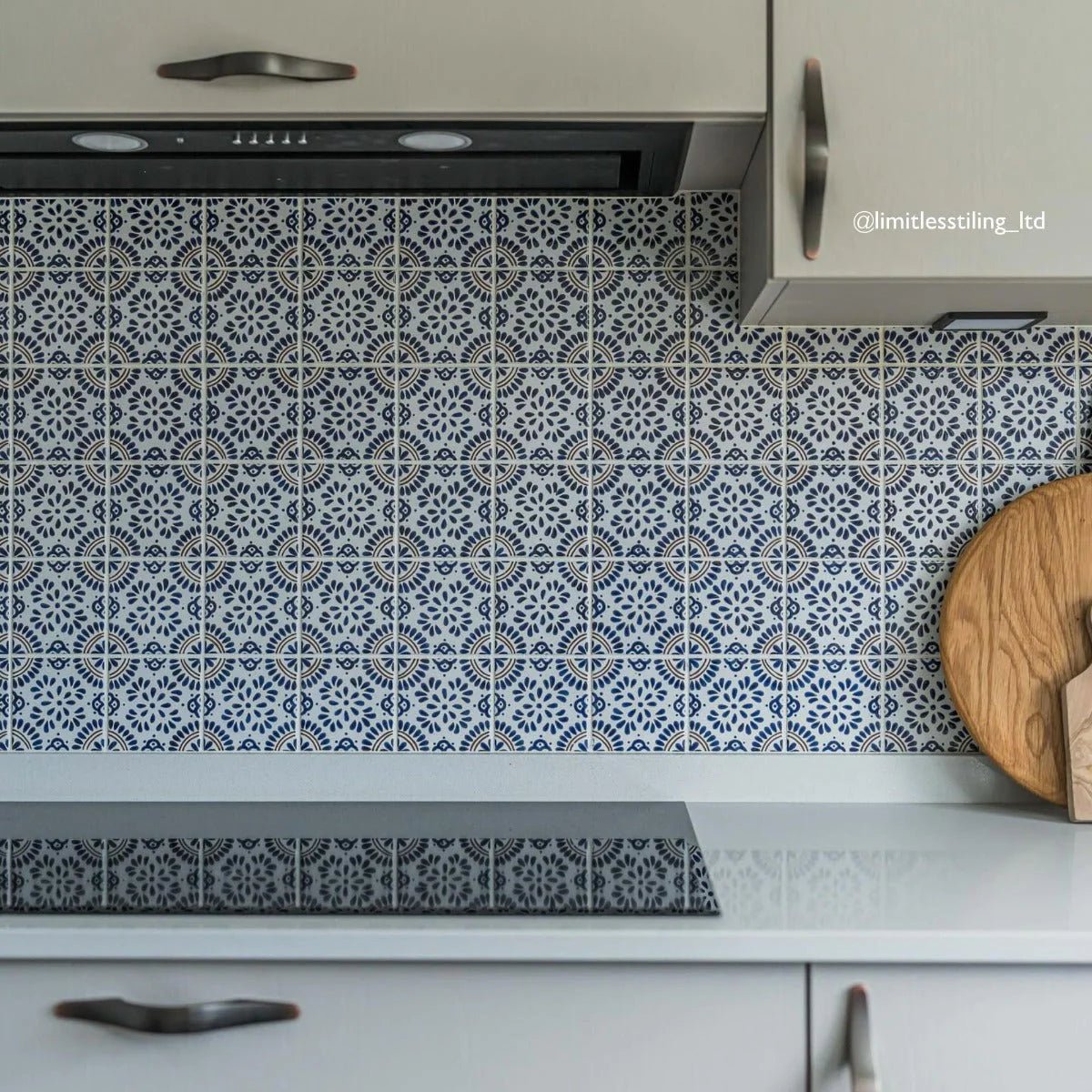 Blue and white patterned ceramic kitchen backsplash tiles acapulco lozano 10x10cm design