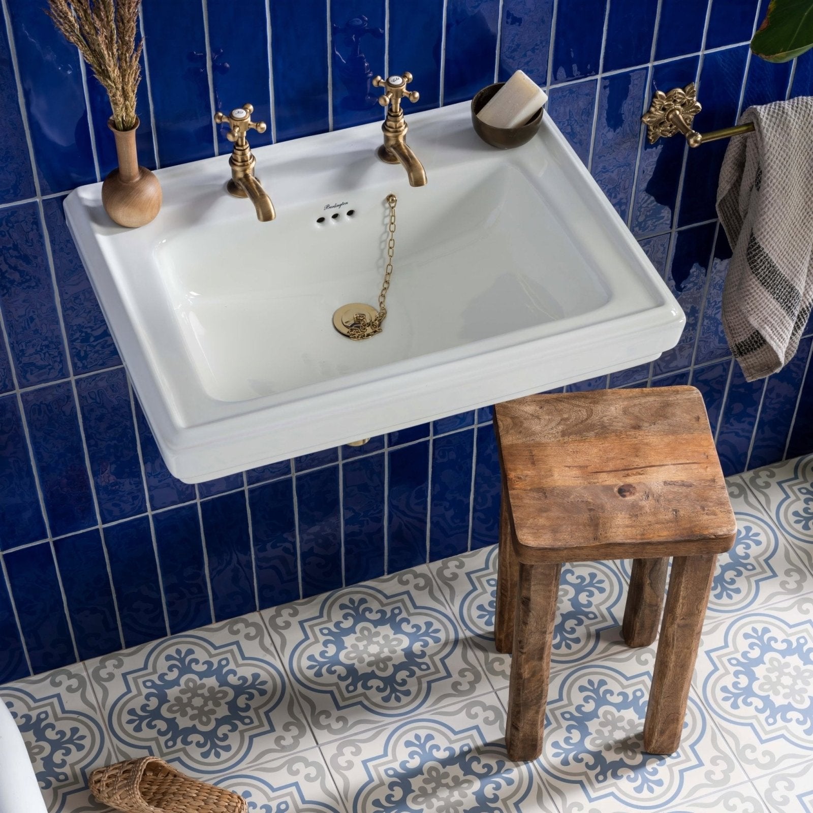 Amun Large Brick Tile in a bathroom setting (2)