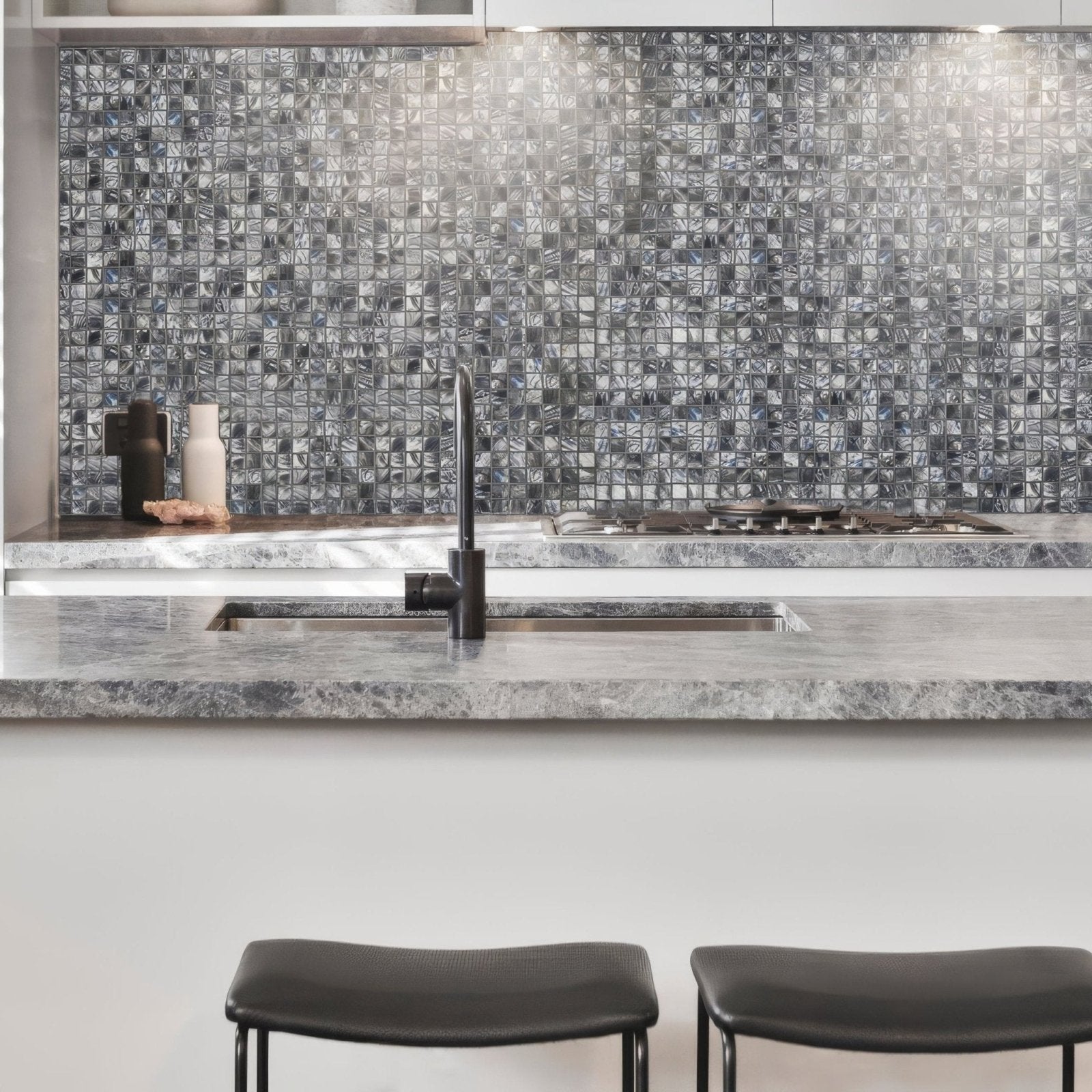 Shiny silver anthracite 25mm square mosaic tile backsplash with textured reflective surface for walls