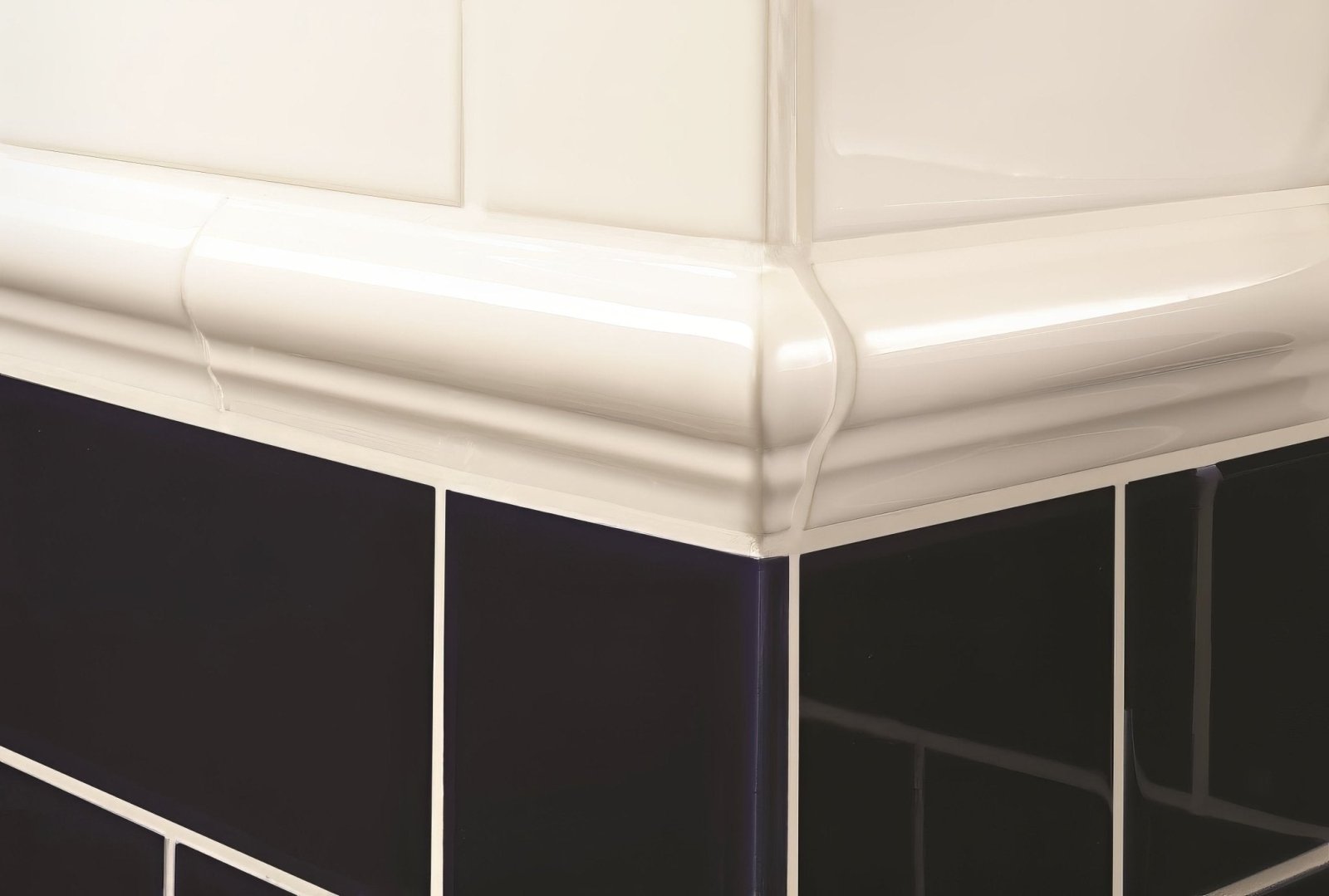 Brilliant White Albert Right External Corner