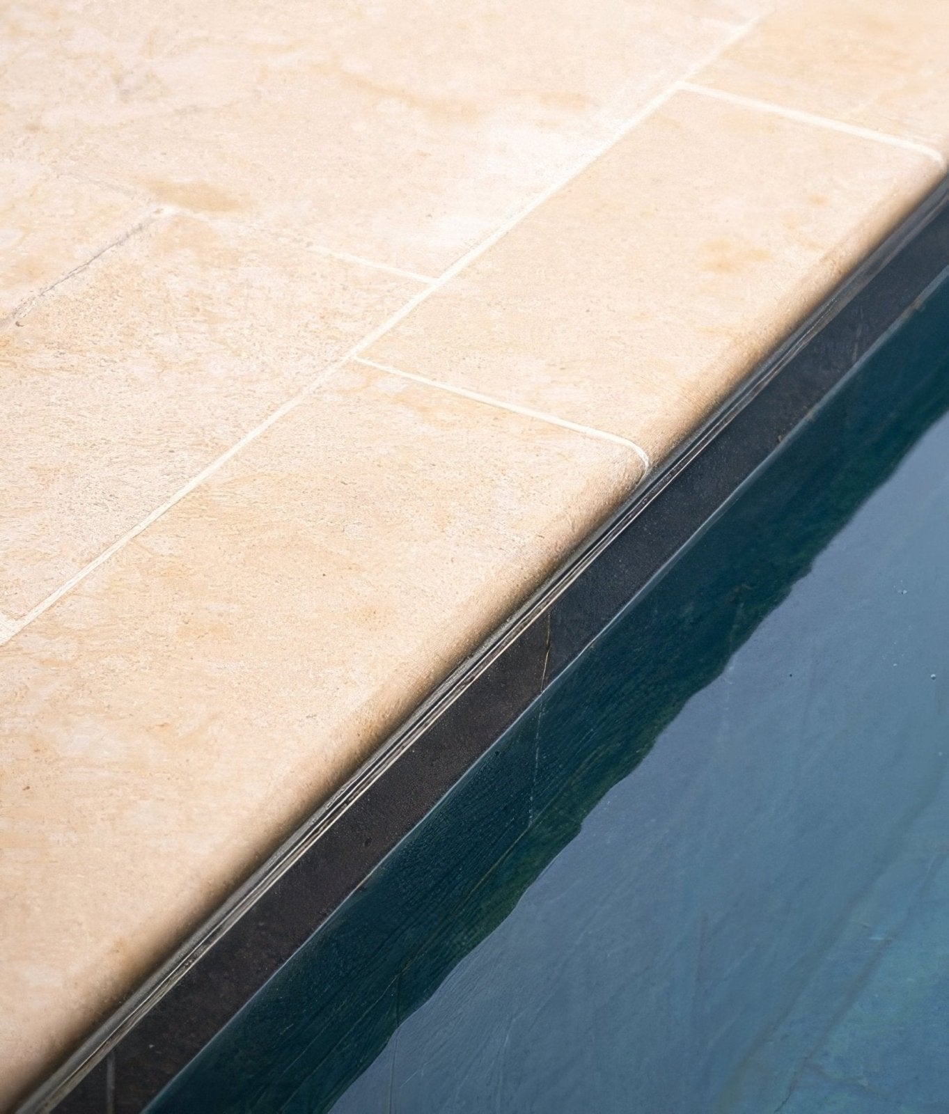Buscot Limestone Etched Bullnose Coping