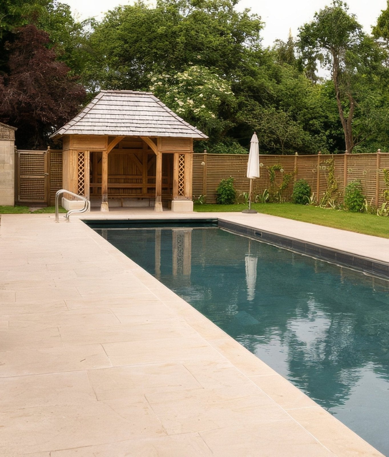 Buscot Limestone Etched Bullnose Coping