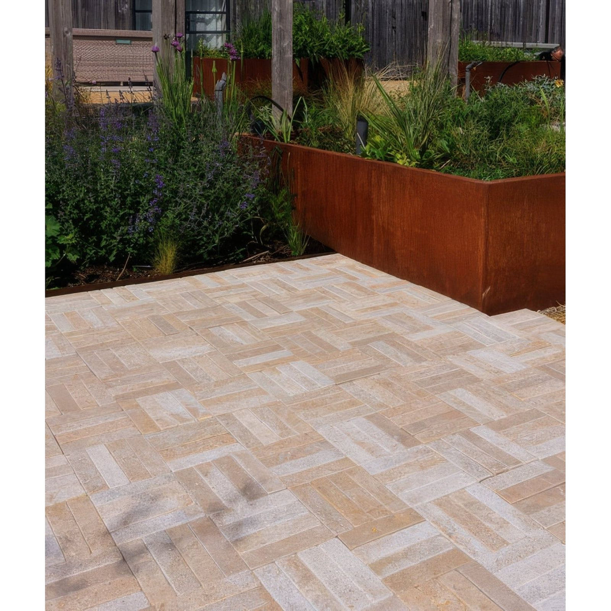 Buscot Limestone Tumbled & Etched Klinkers shown as flooring (2)