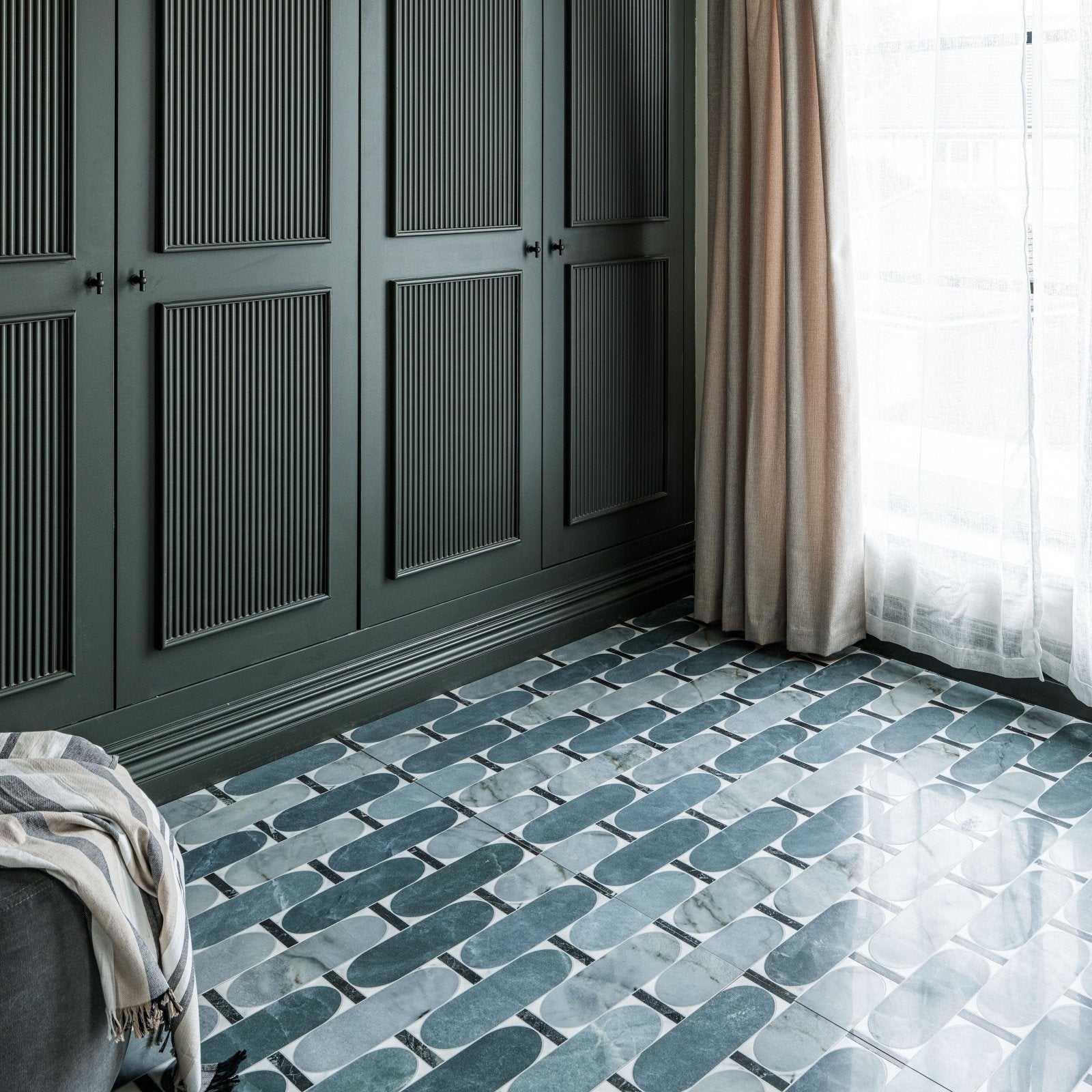 Byzantine Porcelain Lauro Sculpted teal and white patterned porcelain tile