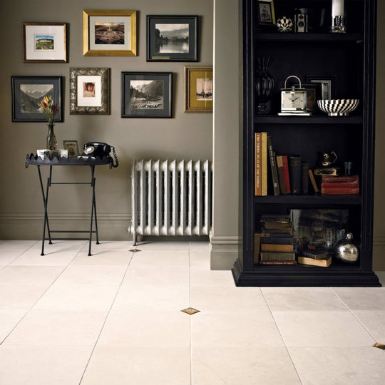 White cast iron radiator Dorzano Tumbled Edge and Surface 40.6 x 61cm with vertical fins and vintage design