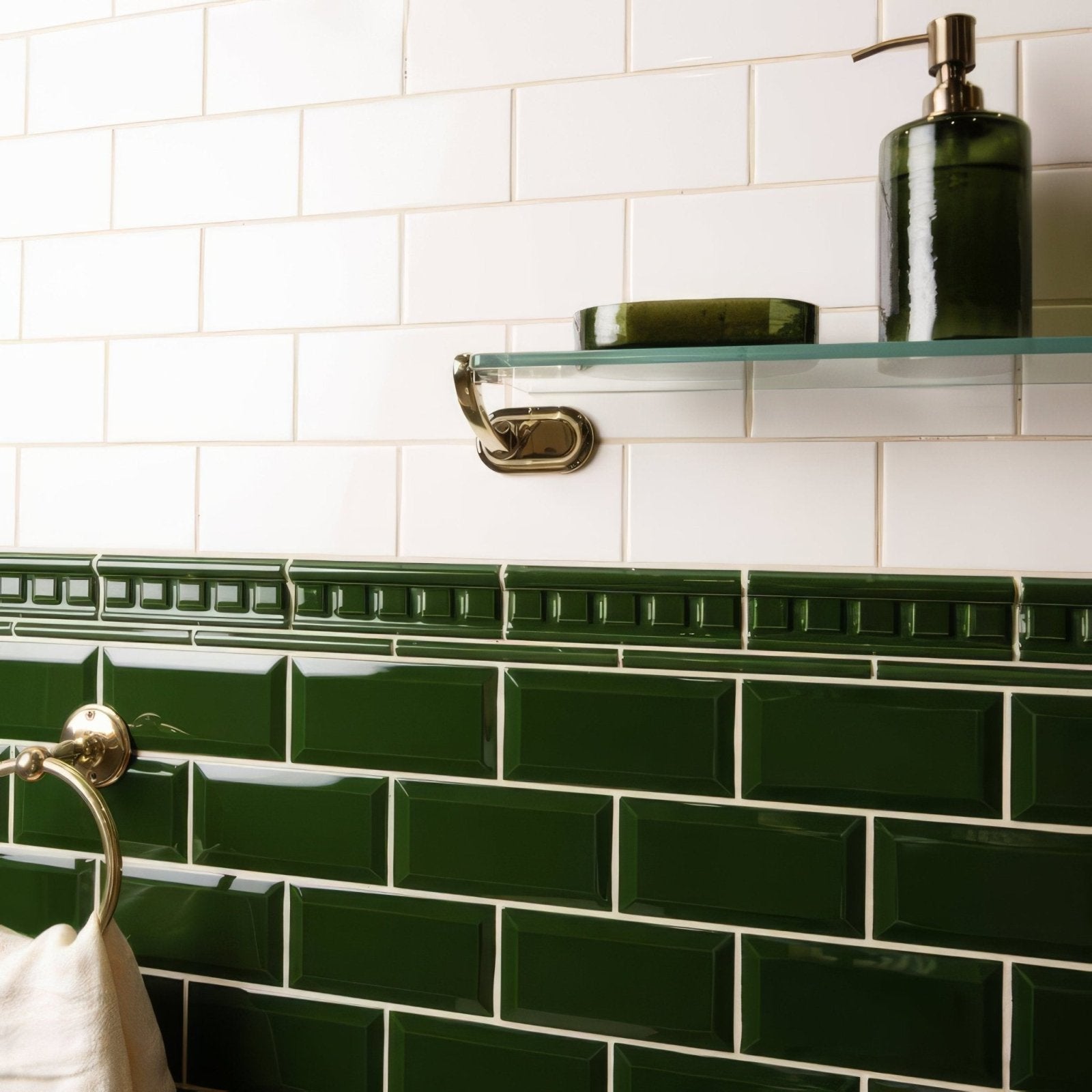 Edwardian green metro bevelled tile featuring dark green glossy rectangular subway tiles with decorative border section