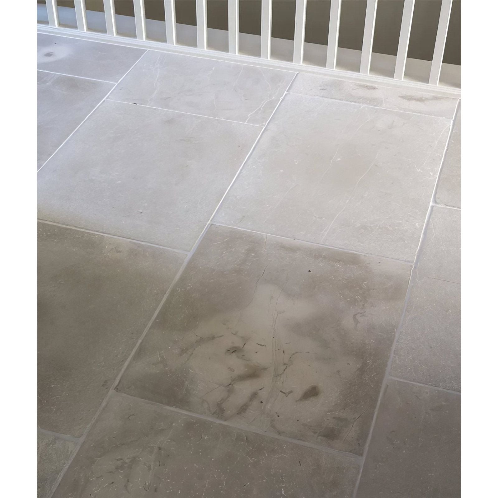 Eiffel Limestone Tumbled Finish – close-up surface detail