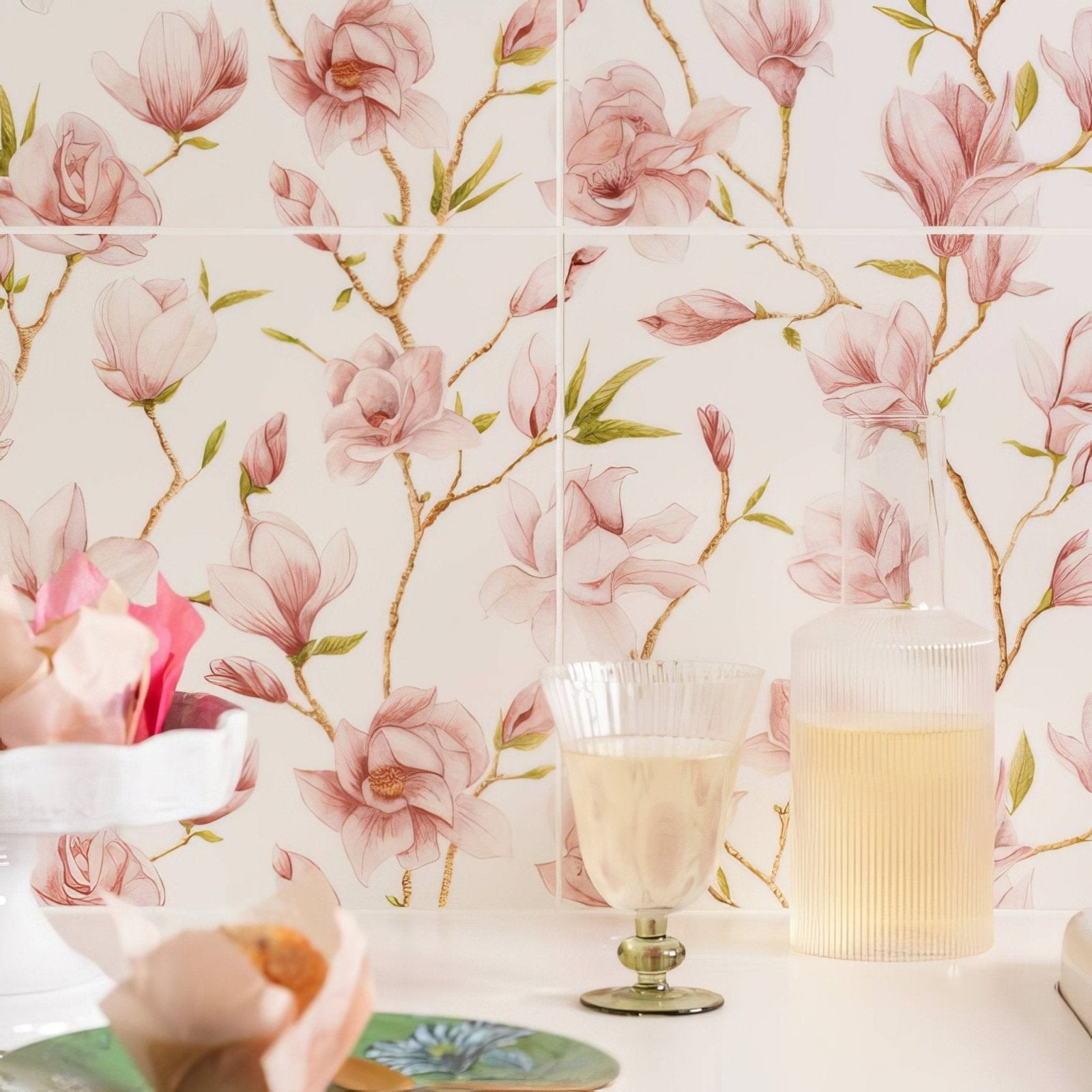 English Garden Magnolia Single Tile – close-up detail