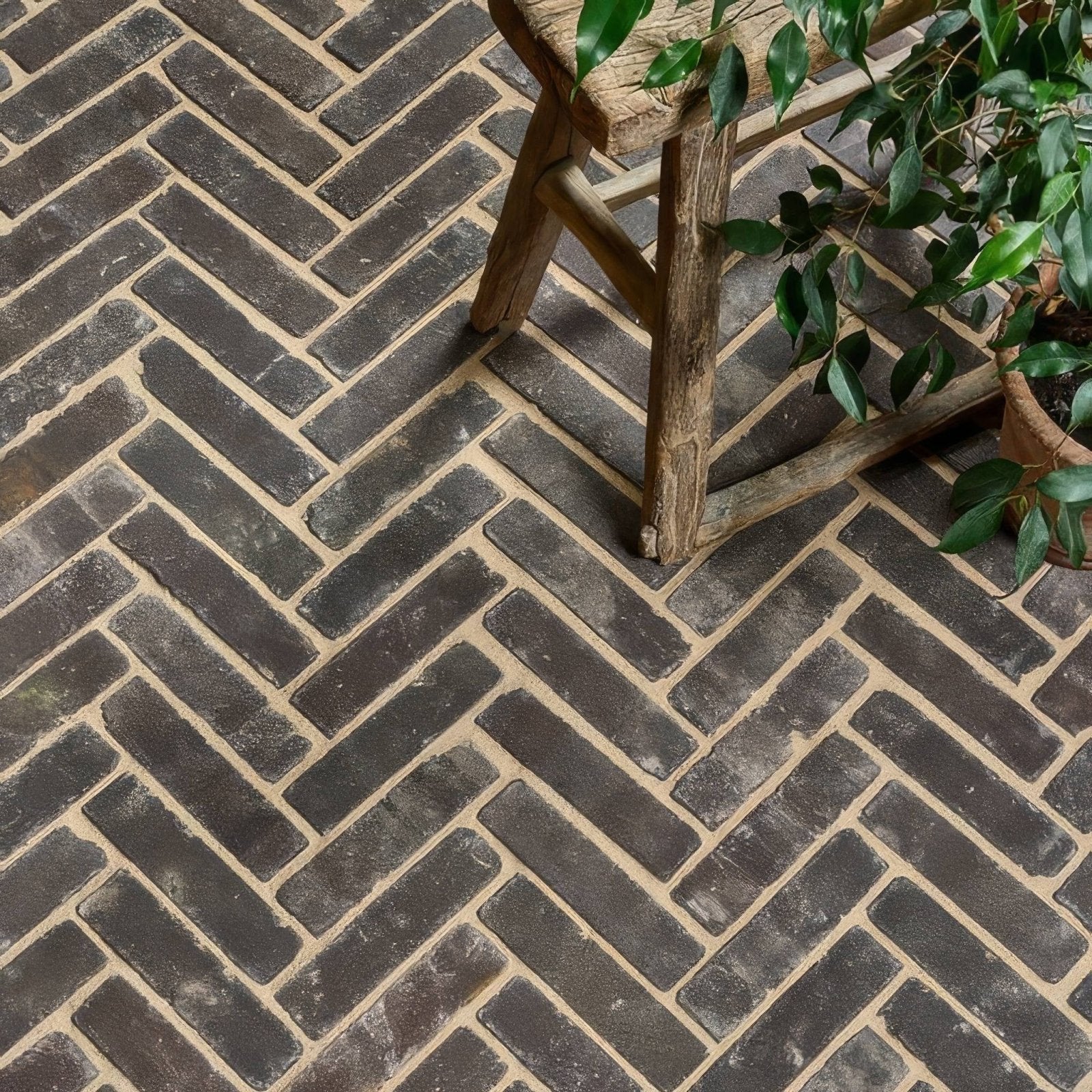 Flanders Dark Russet Tumbled Clay Pavers