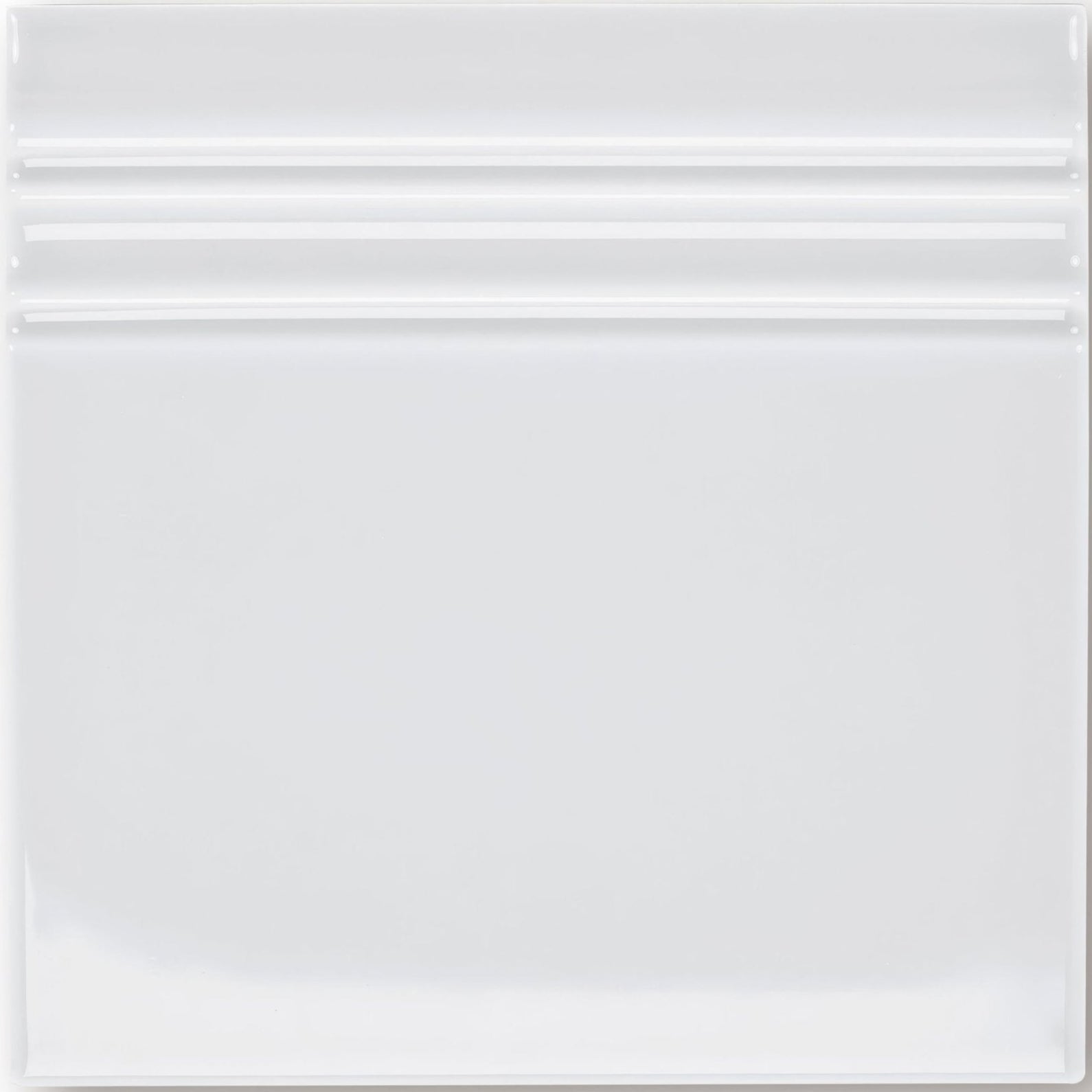 White ceramic square plate with glossy finish and three horizontal ridges from giralda hielo white skirting collection