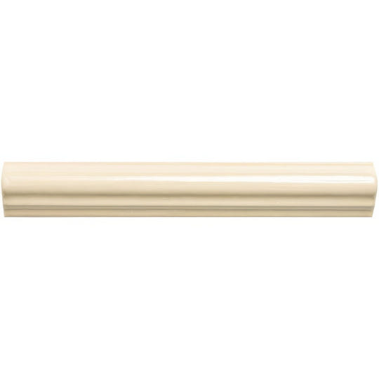 Cream-colored glossy ceramic hemp ogee moulding with smooth slightly curved crown profile for interior trim