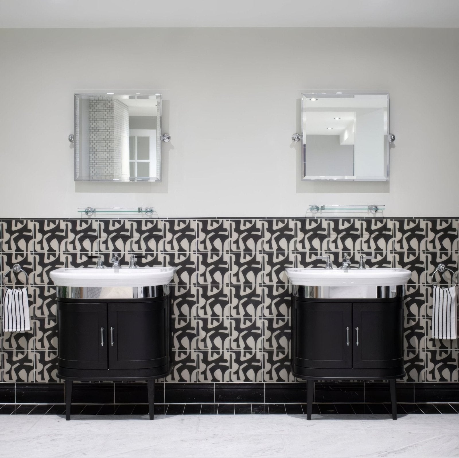 Kelly Hoppen Puzzle Black and White