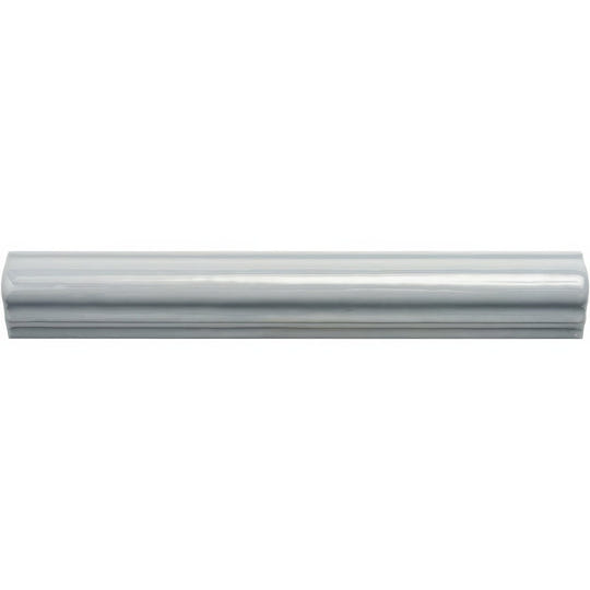 A sleek glossy white ceramic Lazul ogee moulding with smooth curved profile and subtle horizontal ridges