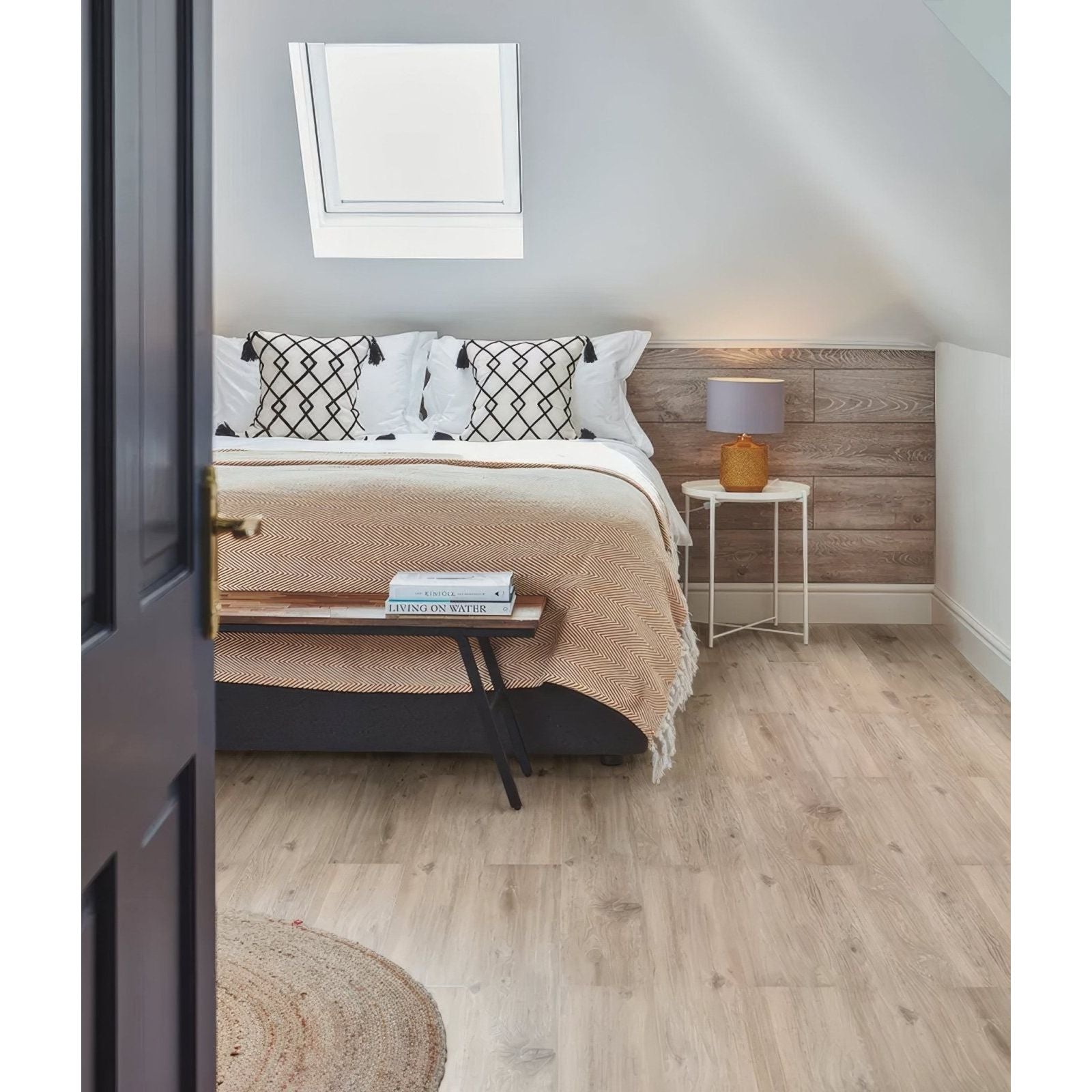 Lyndhurst minerale plank click tile light wood effect flooring with natural grain pattern and subtle texture