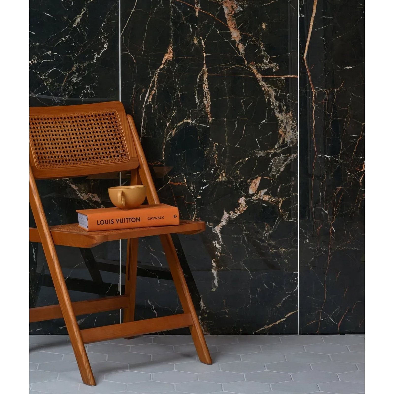 Marble Luxe Porcelain Laurant – close-up of marble surface texture
