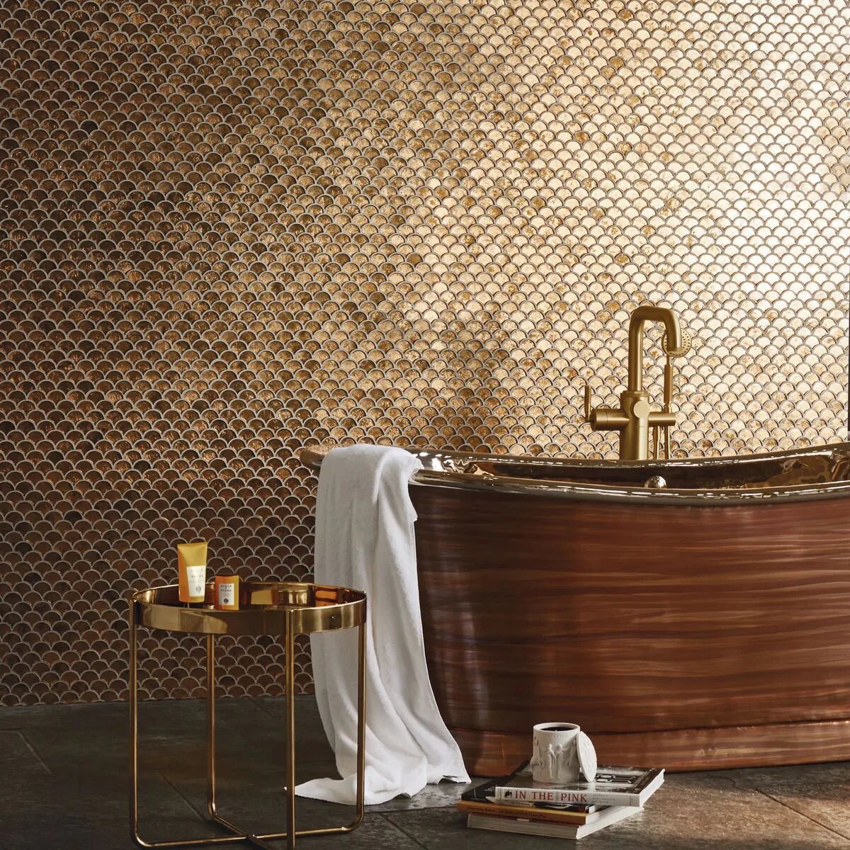 Metallic Vitreum Aurum Fan Gold Glass Tile gold fish-scale glass mosaic with a copper bathtub