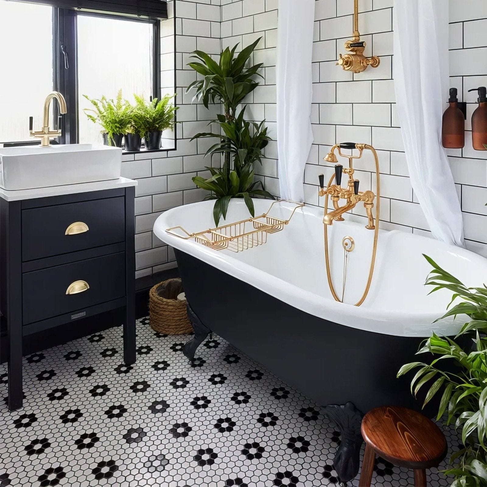 Mono Hex Porcelain Mosaic Daisy