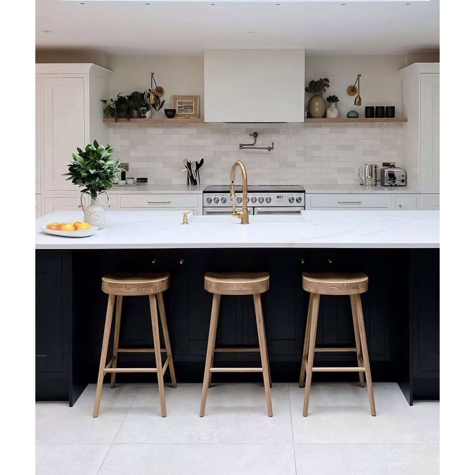 Oasis Ceramic White Gloss – close-up detail