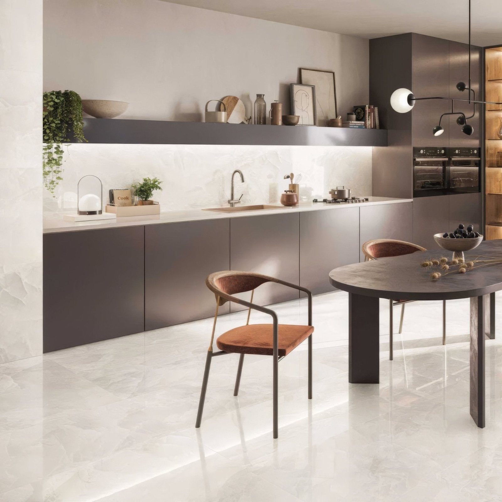 Onyx Ivory in Polished and Matt Tiles