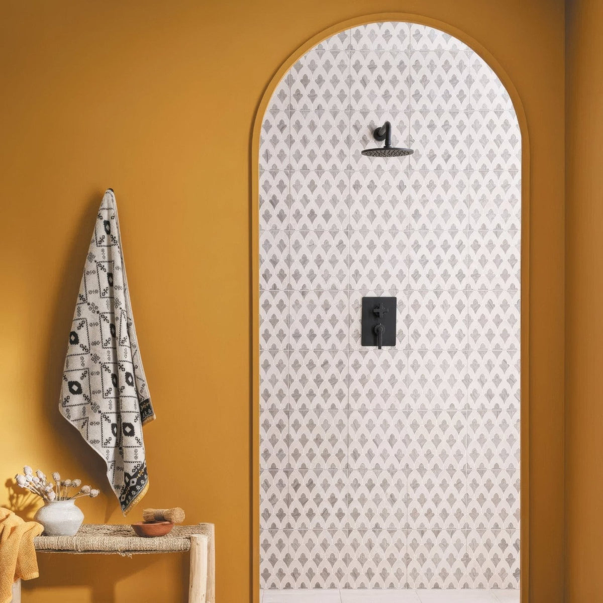 Palazzo Valentini grey and off-white patterned tiles