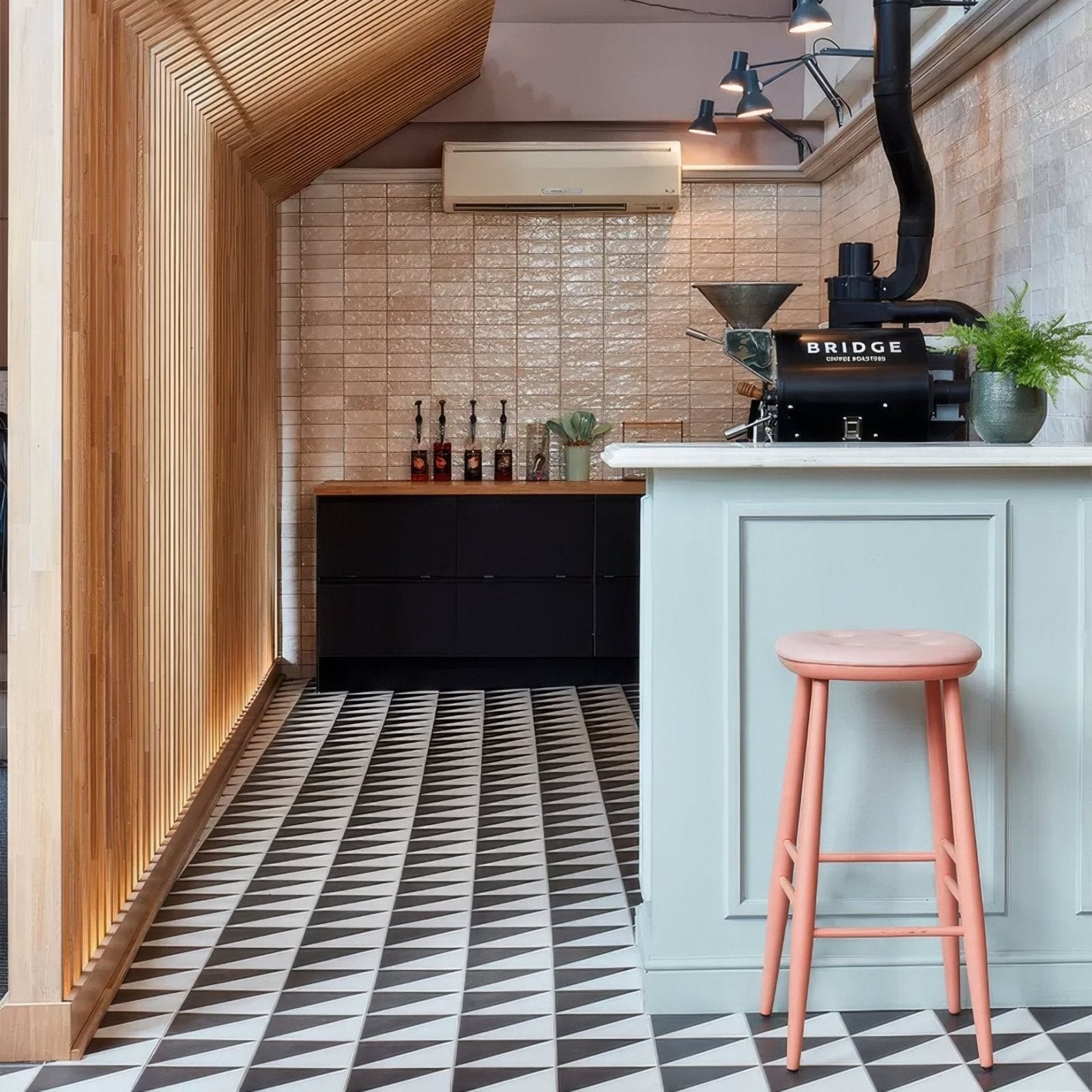 Parisian Café Porcelain Tri Black