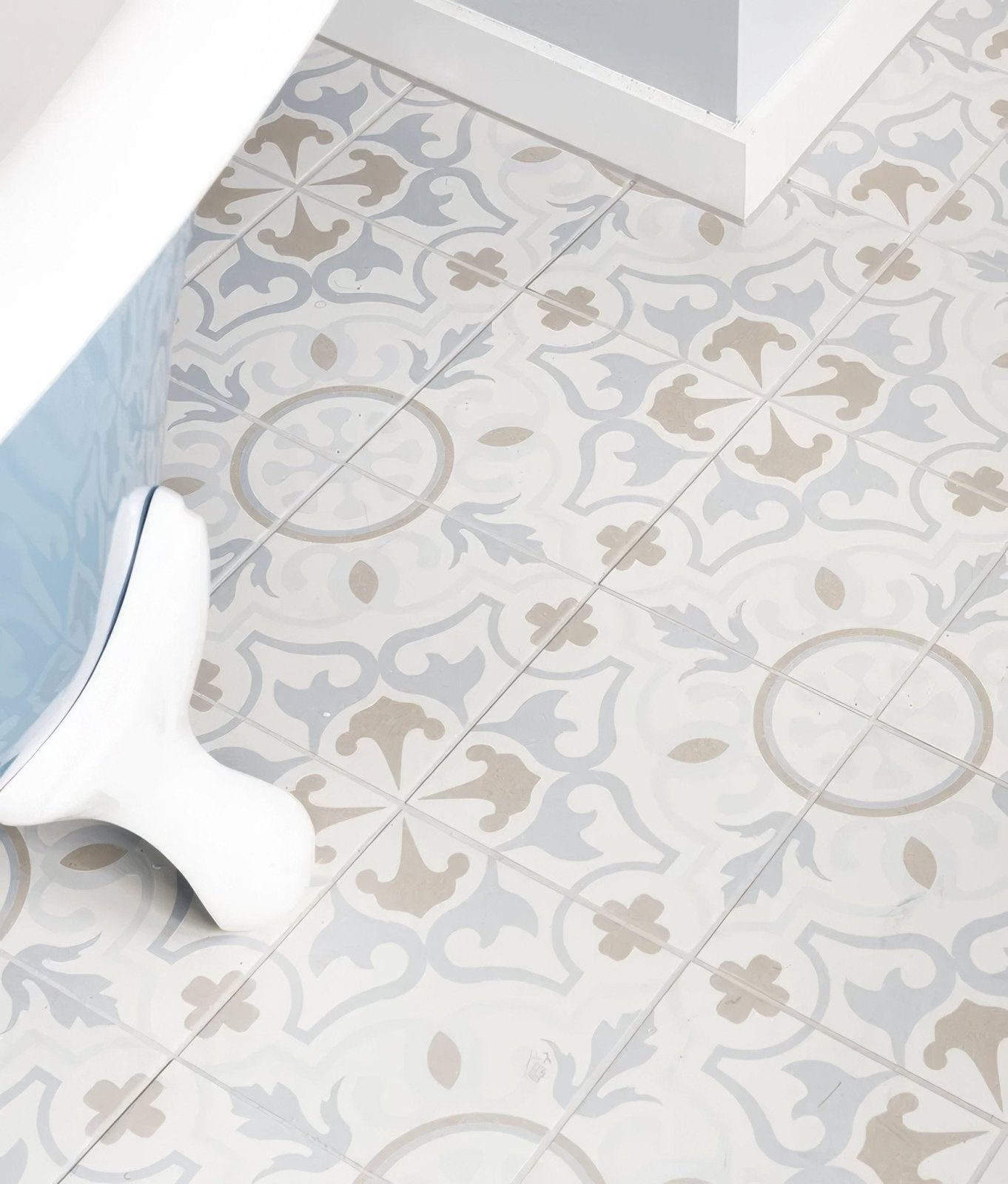 Parisian Chic Porcelain Paix