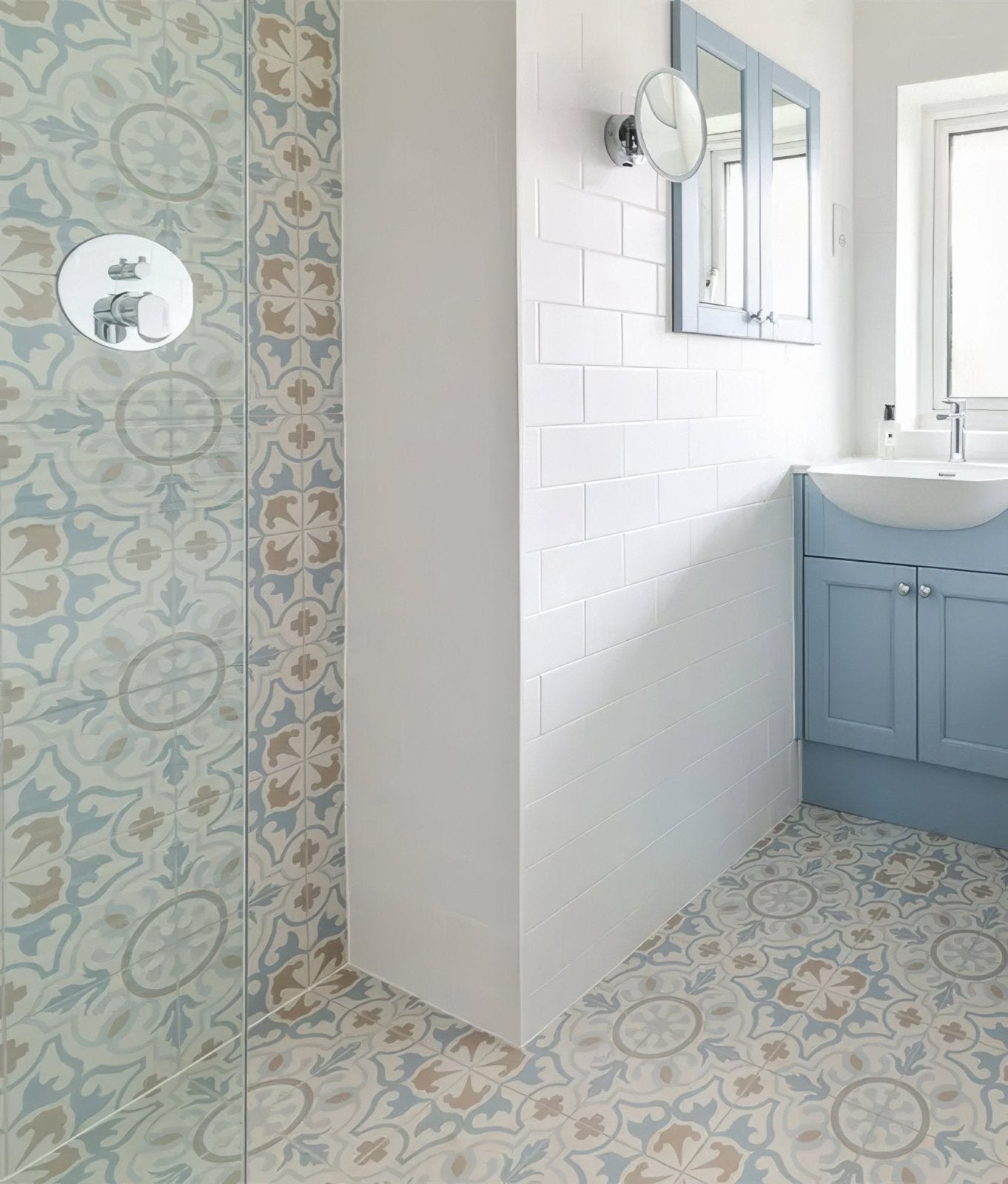 Parisian Chic Porcelain Paix