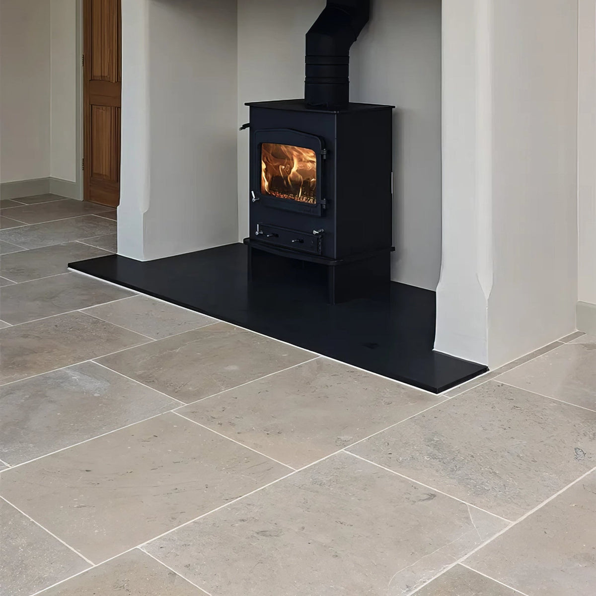 Pimlico Limestone Tumbled Finish – limestone tile pattern detail