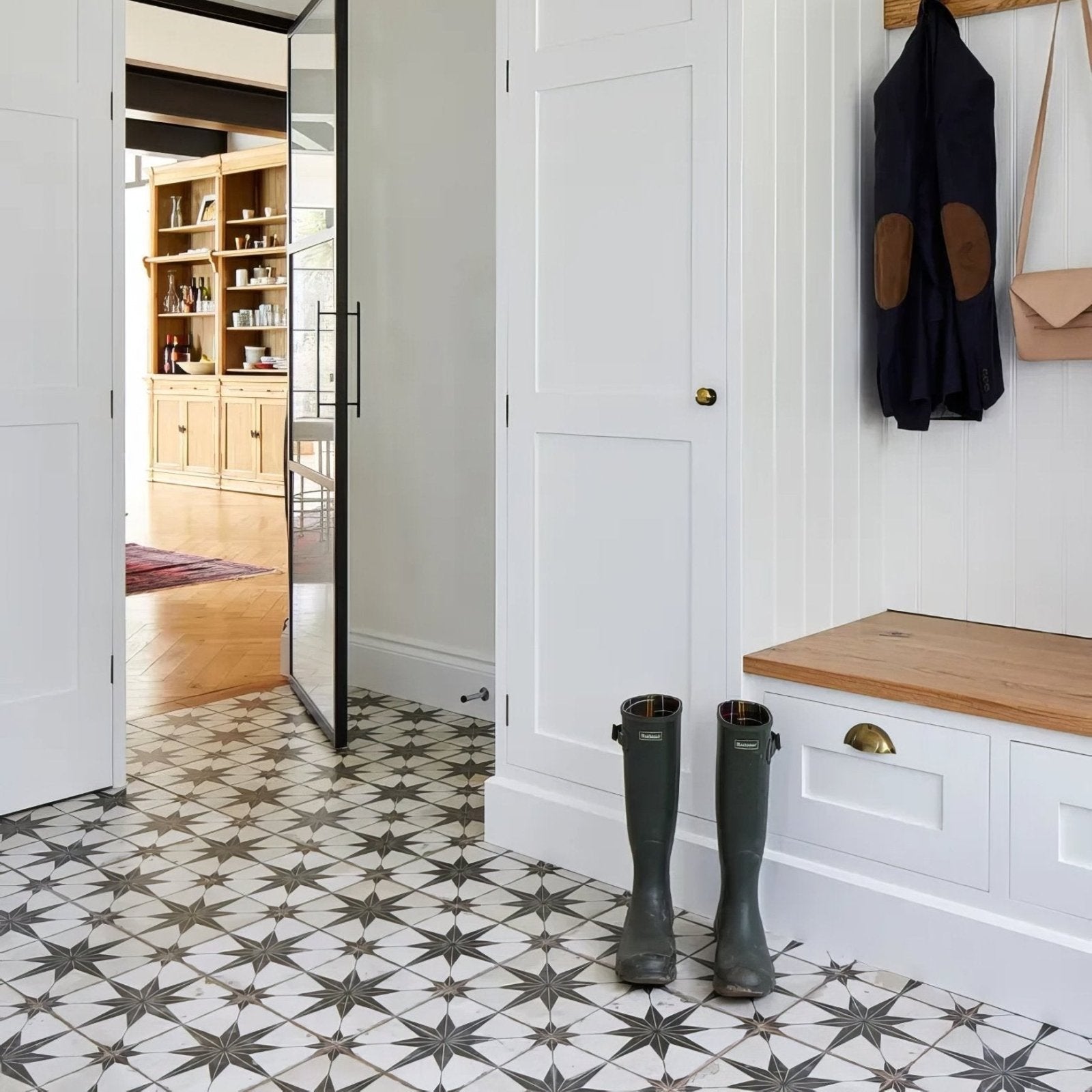 Spitalfields Ceramic Retro Star Black – room setting
