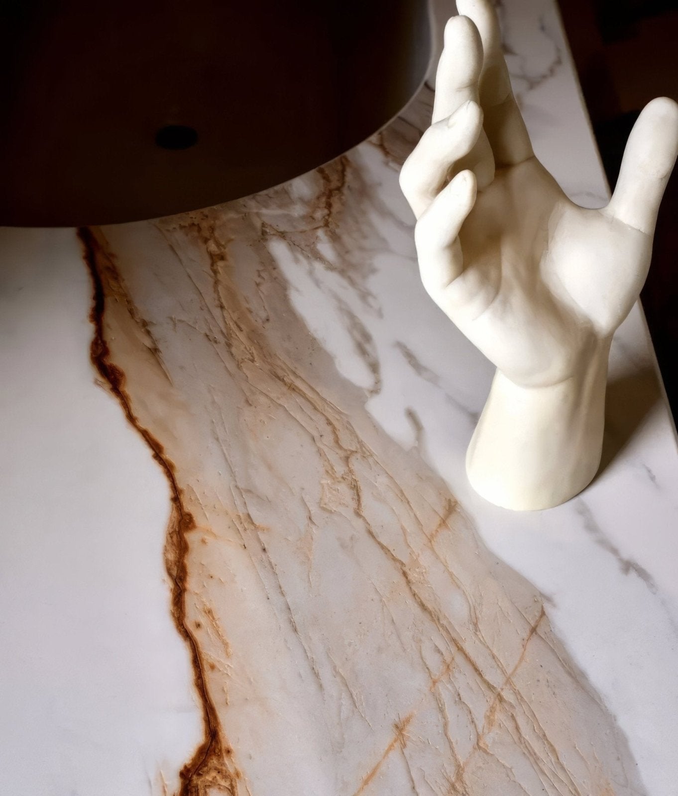 Sculpture Grande Porcelain Calacatta Maximus