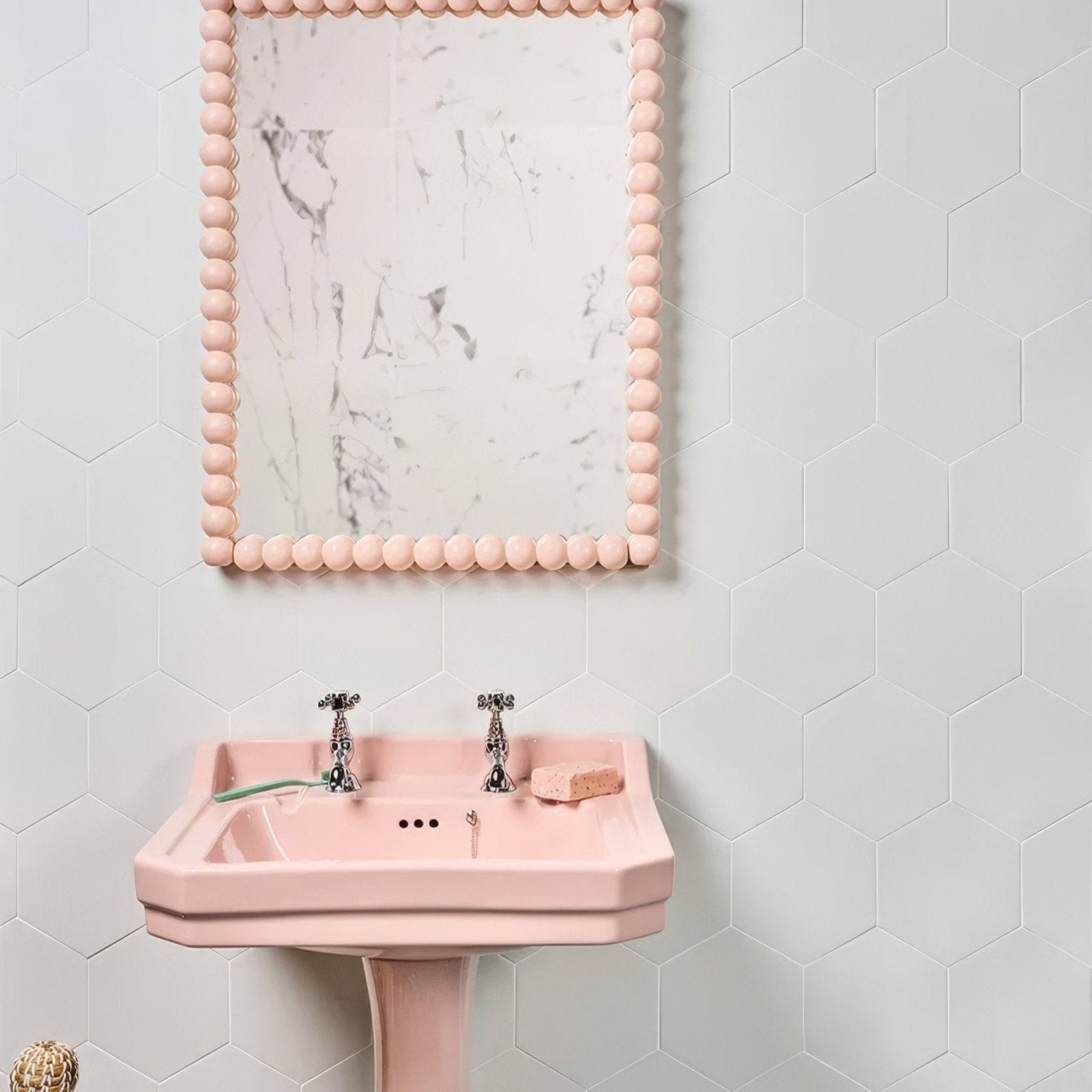 Signature Porcelain Pearl White – detail view 6