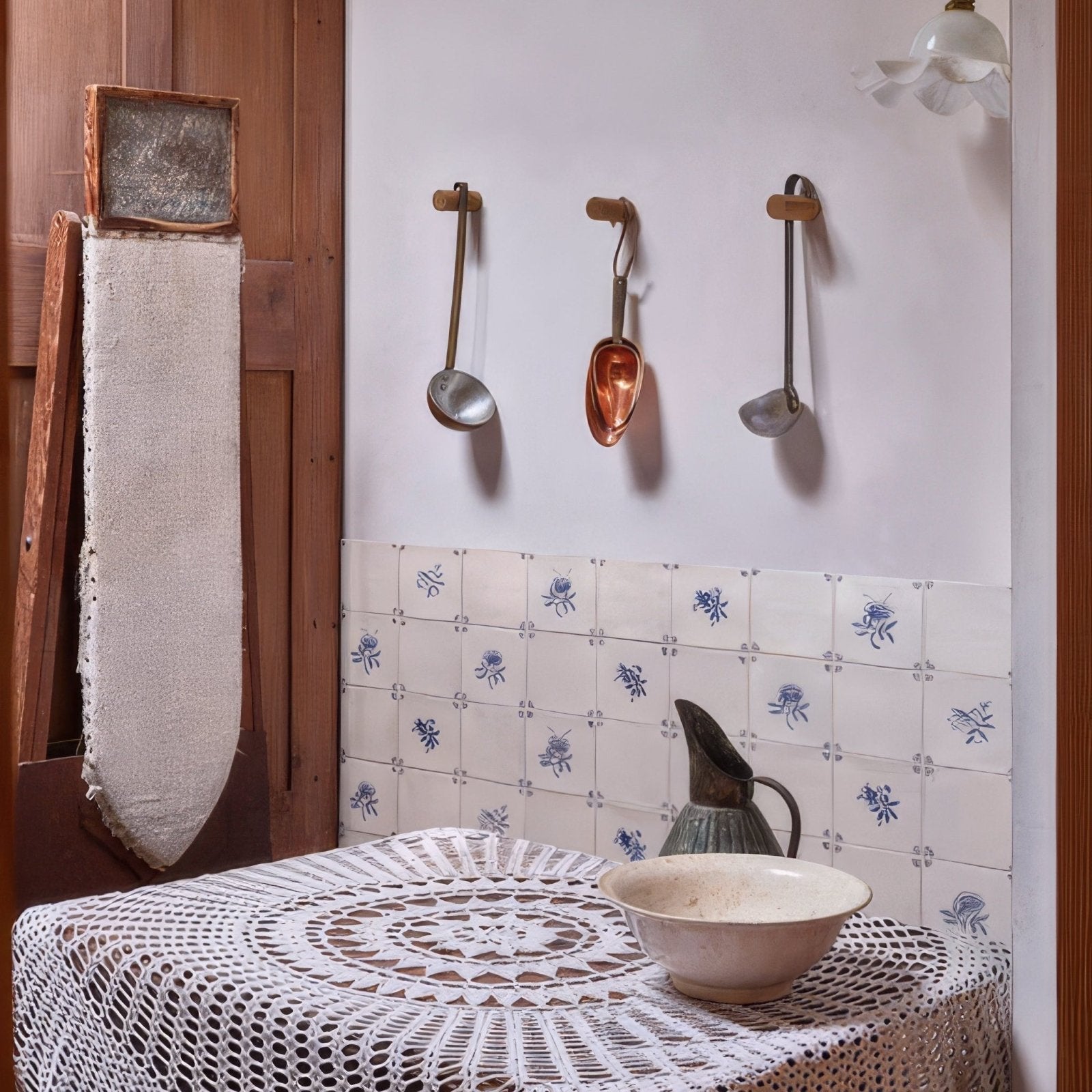 Studio Nonna's Kitchen Classica Ceramic cream tile with blue floral design