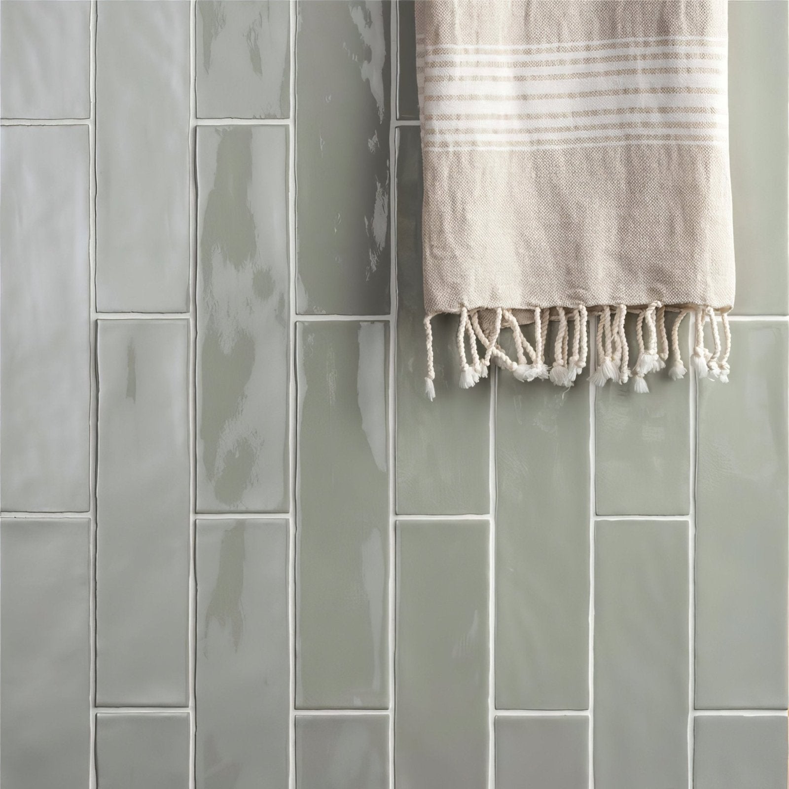 Tern Large Brick Tile