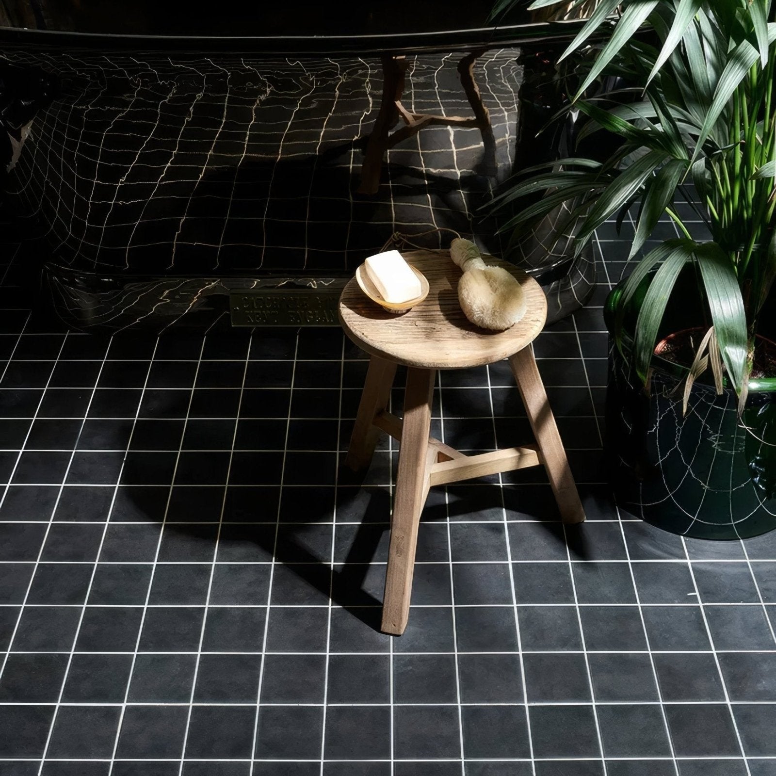 Victorian Style Porcelain Anthracite Field