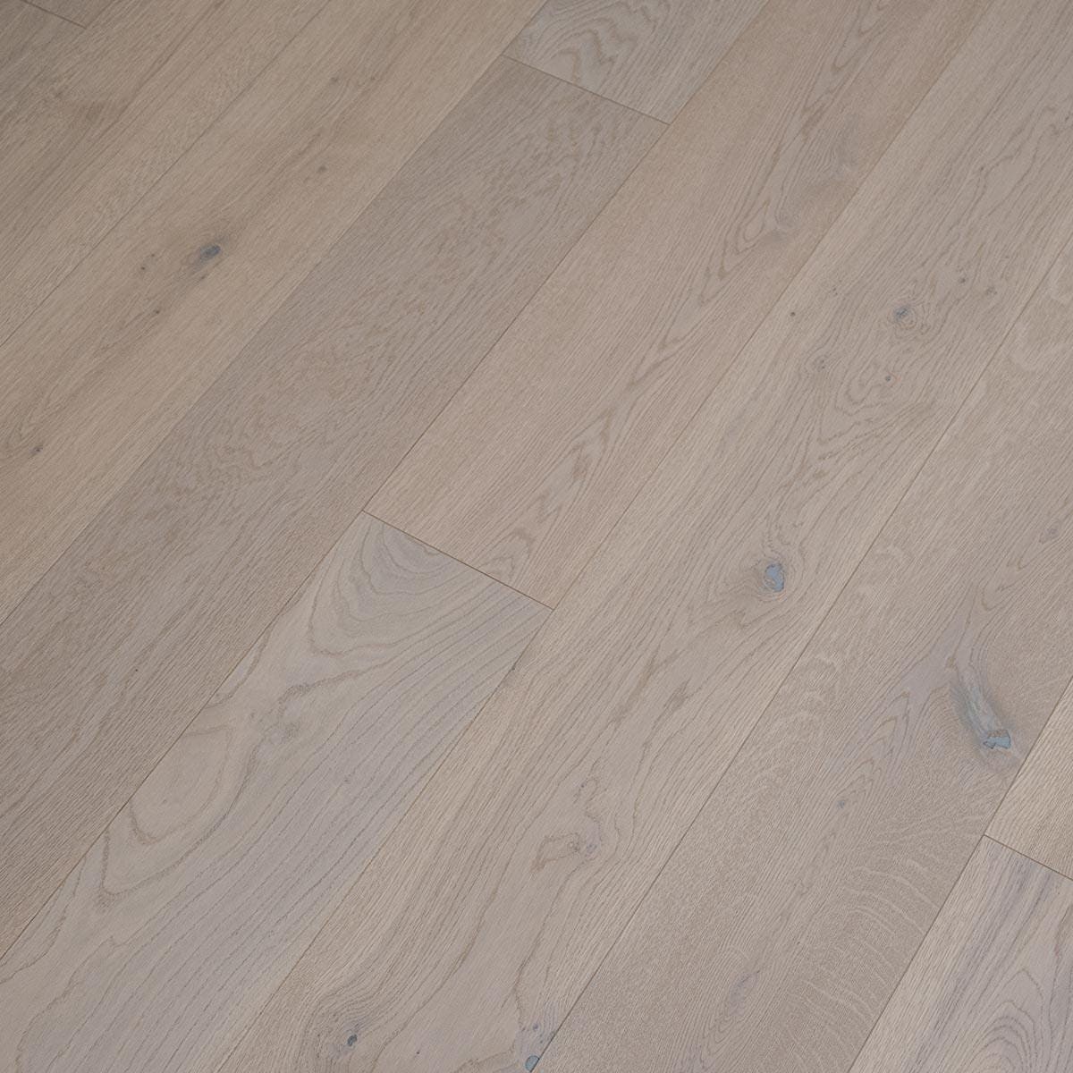 Light gray oak hardwood flooring dc204 shore drift oak with natural wood grain pattern and subtle knots