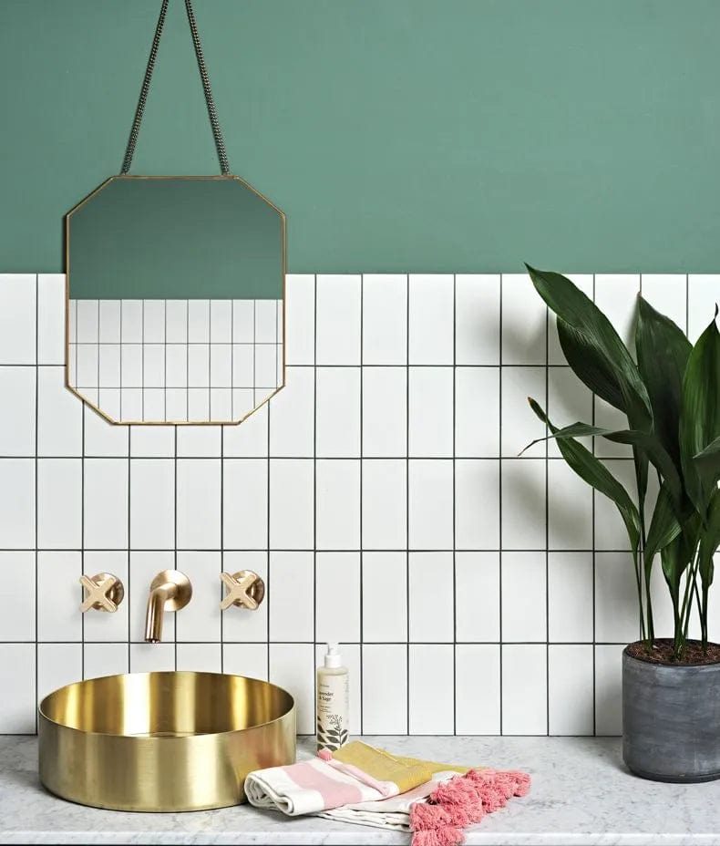 Delicate Wall Ceramic Mini Metro